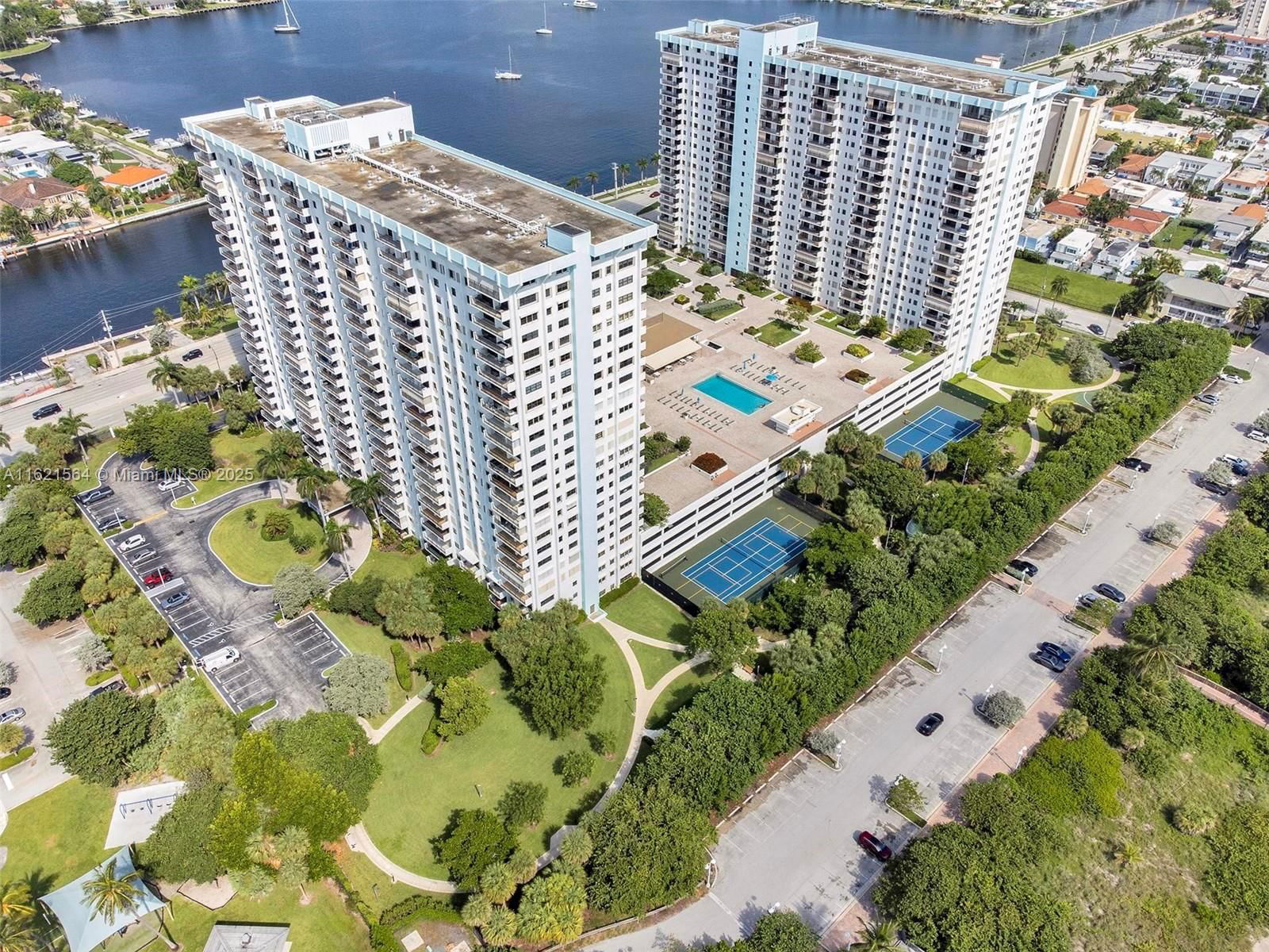 Real estate property located at 1201 Ocean Dr #904S, Broward, Summit Condo, Hollywood, FL