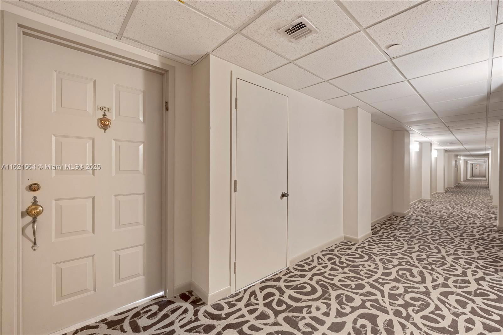 Real estate property located at 1201 Ocean Dr #904S, Broward, Summit Condo, Hollywood, FL