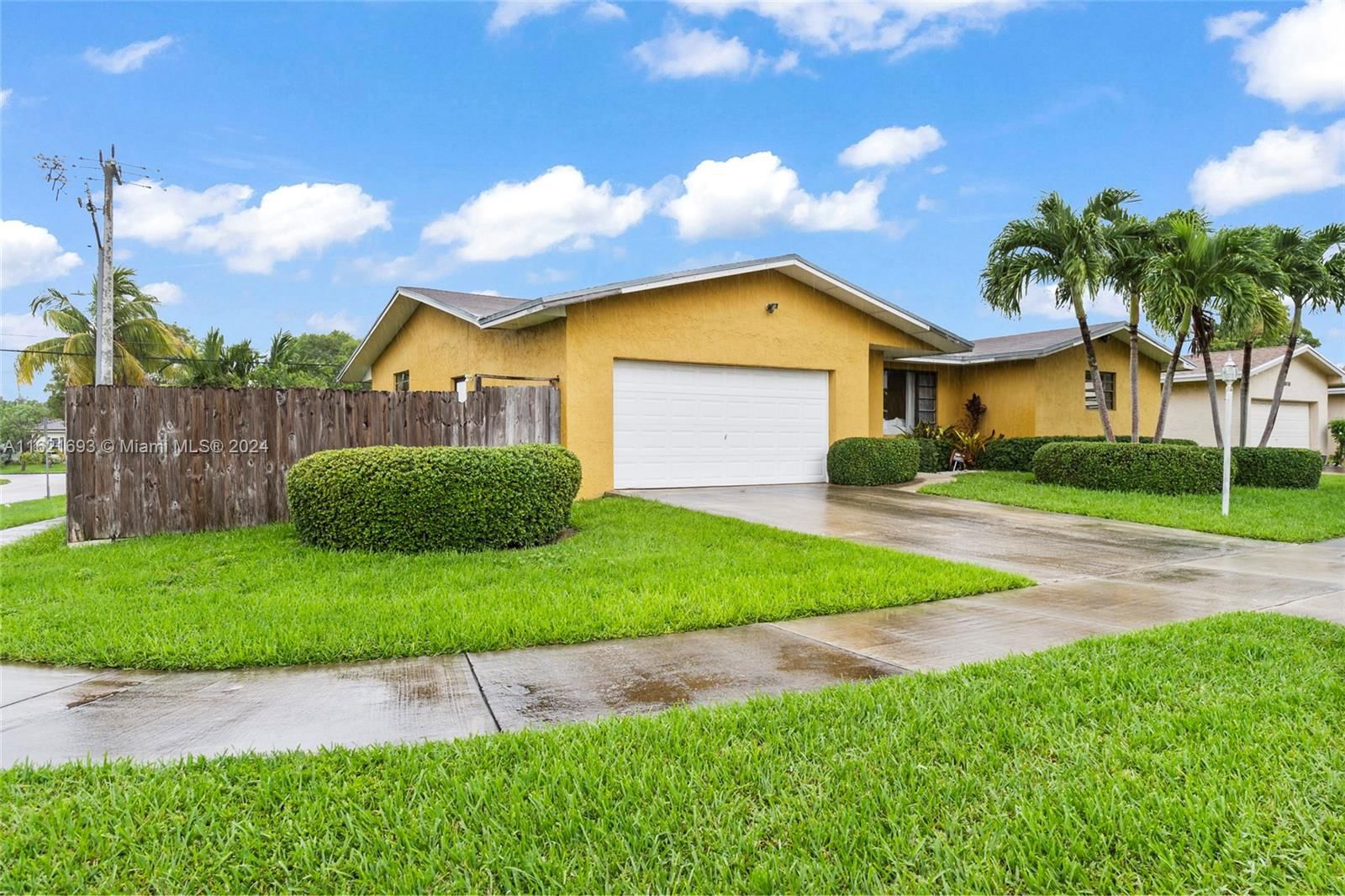 Real estate property located at 20120 92nd Ave, Miami-Dade County, OLD CUTLER COVE, Cutler Bay, FL