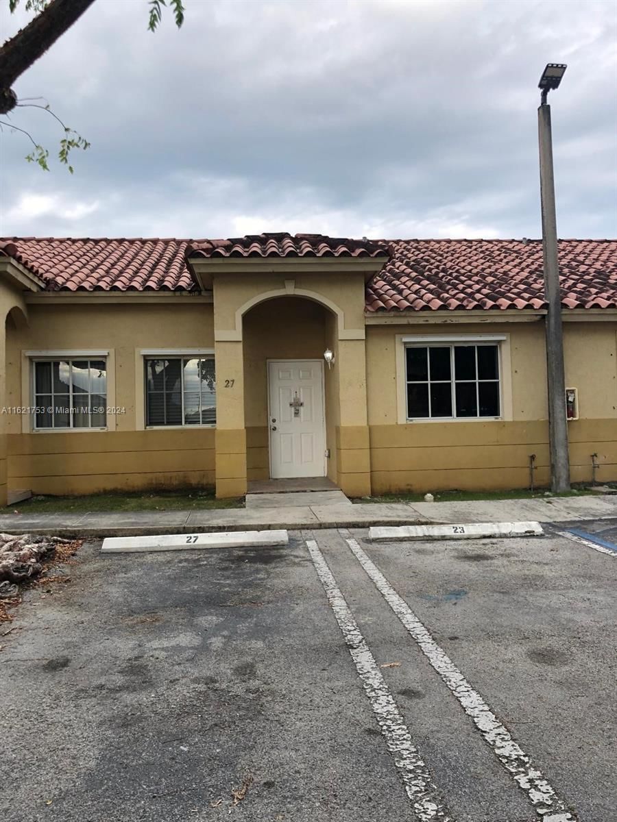 Real estate property located at 27 13th Ave #4, Miami-Dade, EDGEWATER CONDO, Homestead, FL