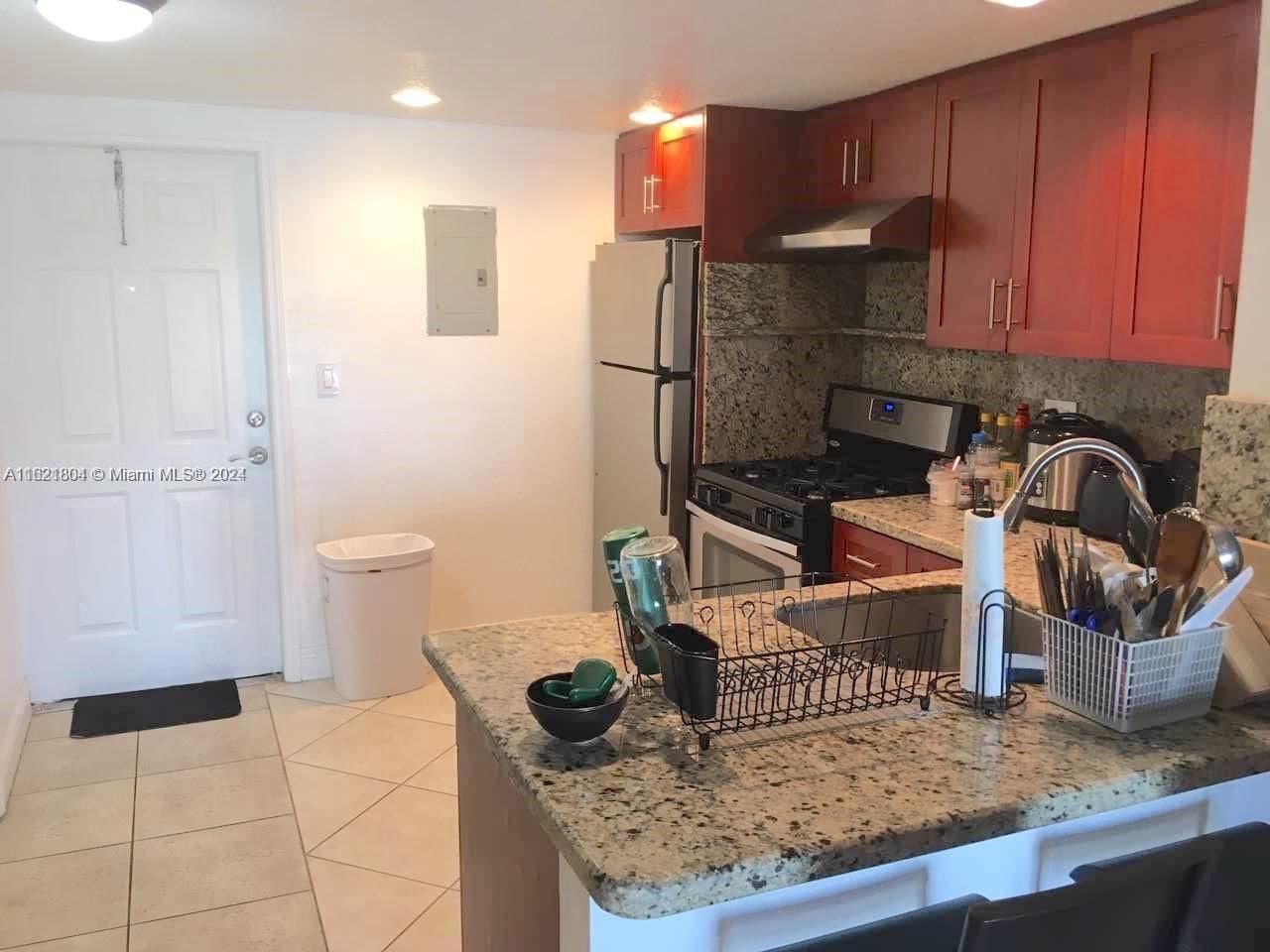 Real estate property located at 6707 Kendall Dr #115, Miami-Dade County, VILLAS OF PINECREST CONDO, Pinecrest, FL