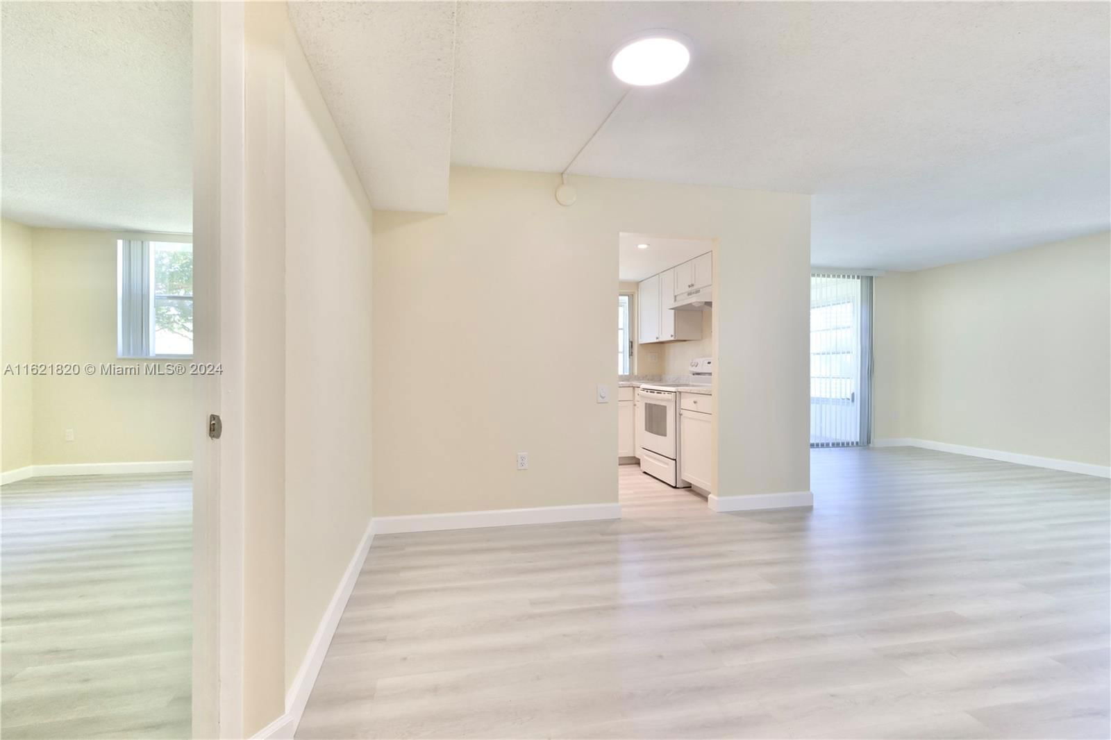 Real estate property located at 9401 Lime Bay Blvd #215, Broward, LIME BAY CONDOMINIUM 8, Tamarac, FL