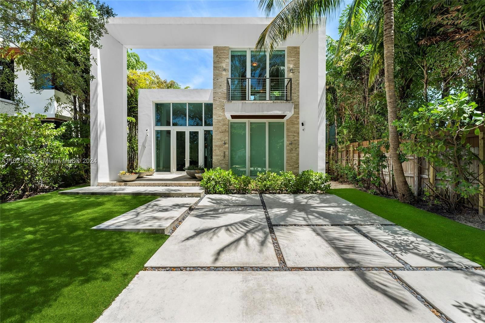 Real estate property located at 335 46th St, Miami-Dade County, SURPRISE LAKE, Miami Beach, FL