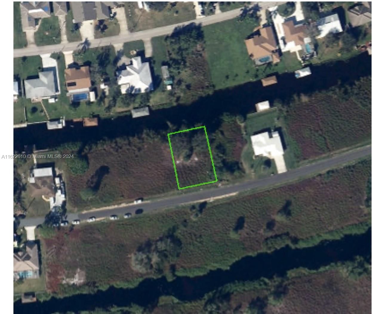 Real estate property located at 126 Mango Rd NE, Highlands, Placid Lakes Canals, Lake Placid, FL