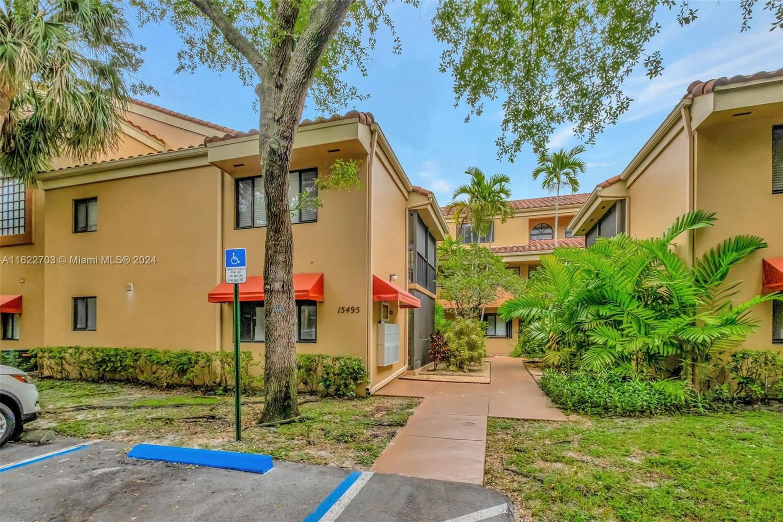 Real estate property located at 15495 Miami Lakeway N #108-4, Miami-Dade, CELEBRATION POINT CONDO #, Miami Lakes, FL