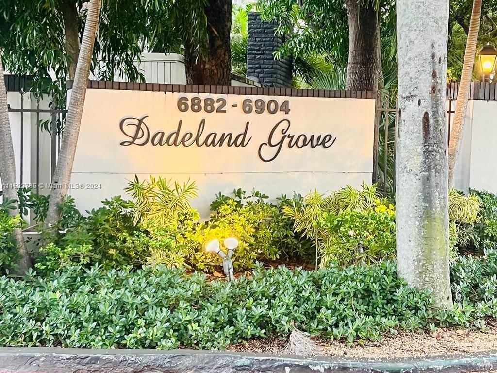 Real estate property located at , Miami-Dade, DADELAND GROVE CONDO, Pinecrest, FL