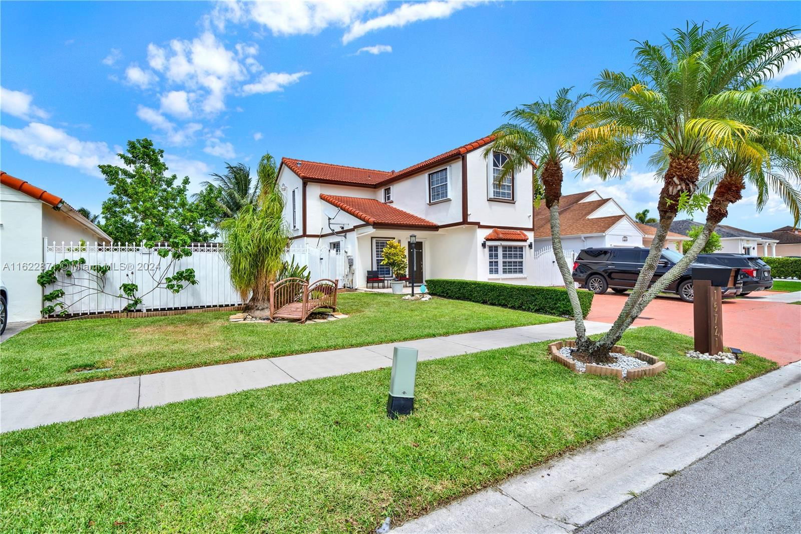 Real estate property located at 15721 143rd Ave, Miami-Dade County, AMERICAN HOMES, Miami, FL