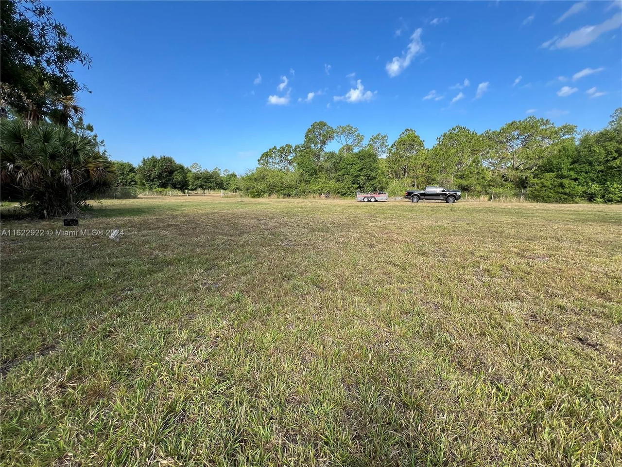 Real estate property located at 545 & 555 Zambria Street, Hendry, Montura Ranches, Clewiston, FL