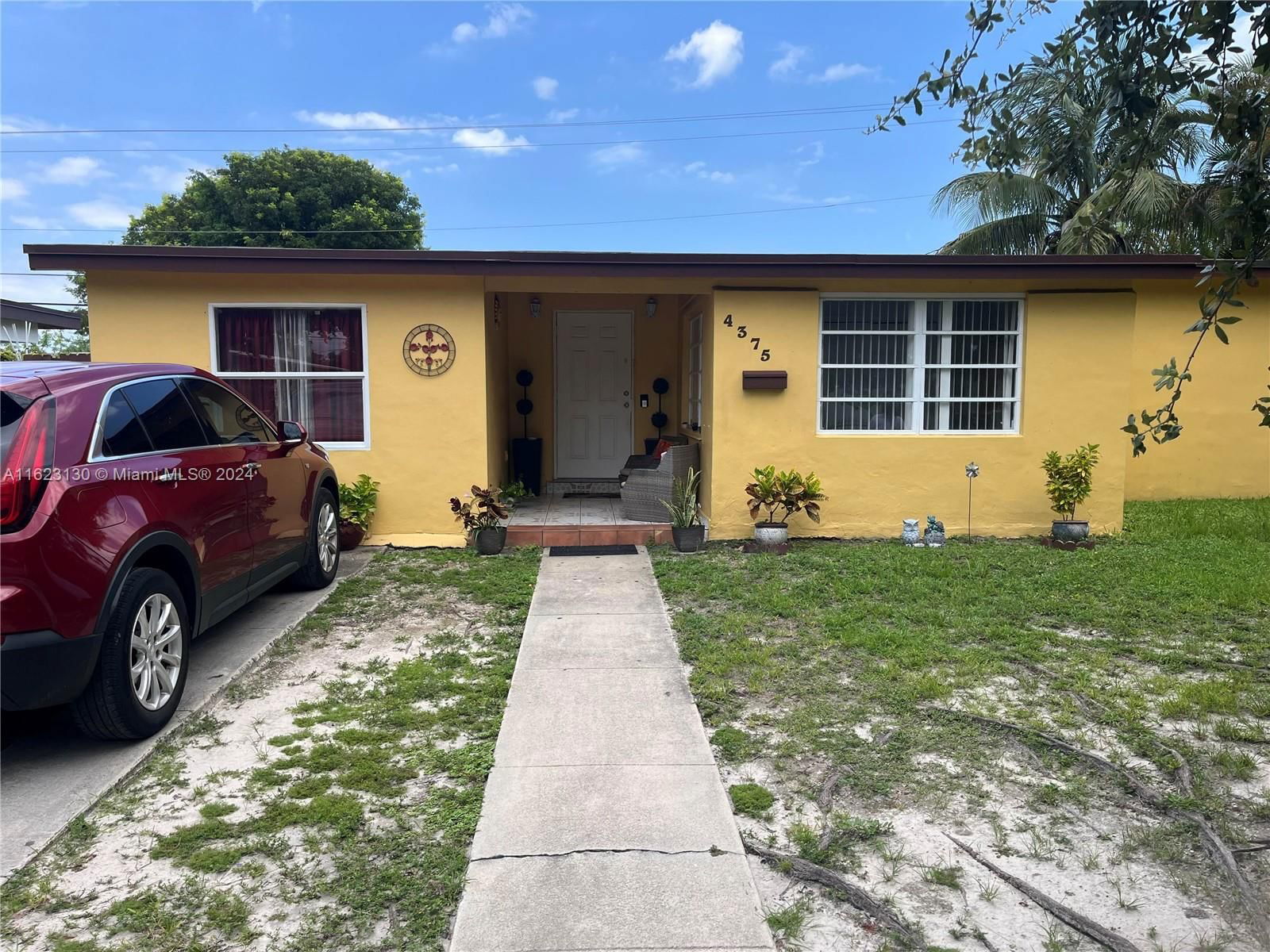 Real estate property located at 4375 112th Ave, Miami-Dade County, WESTWOOD LAKE 3RD ADDN, Miami, FL