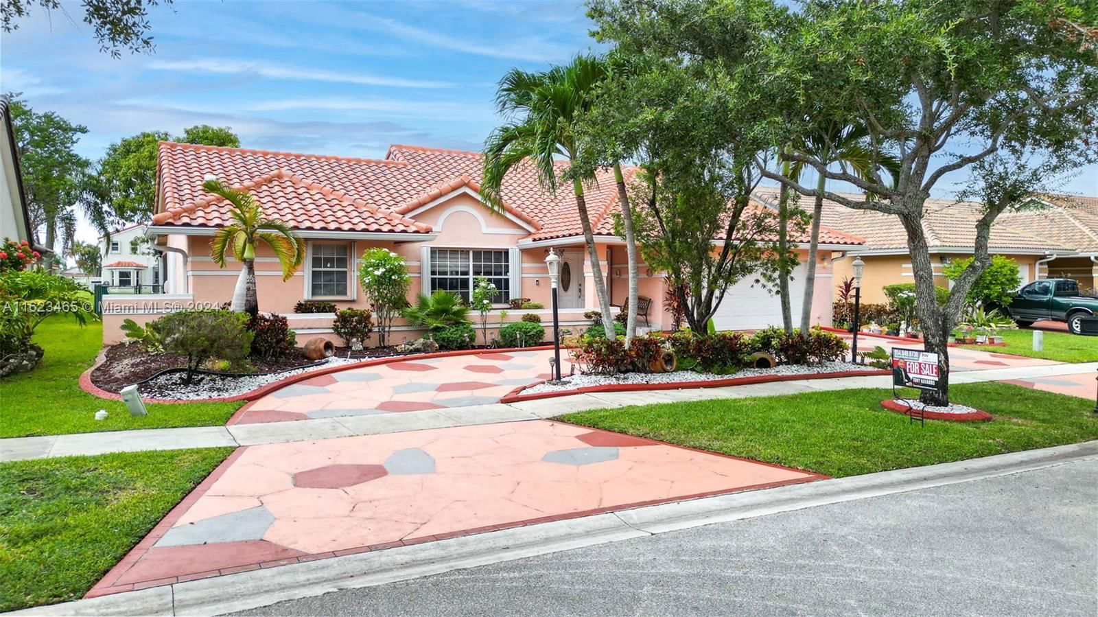 Real estate property located at 556 164th Ave, Broward, WESTFORK 1 PLAT, Pembroke Pines, FL