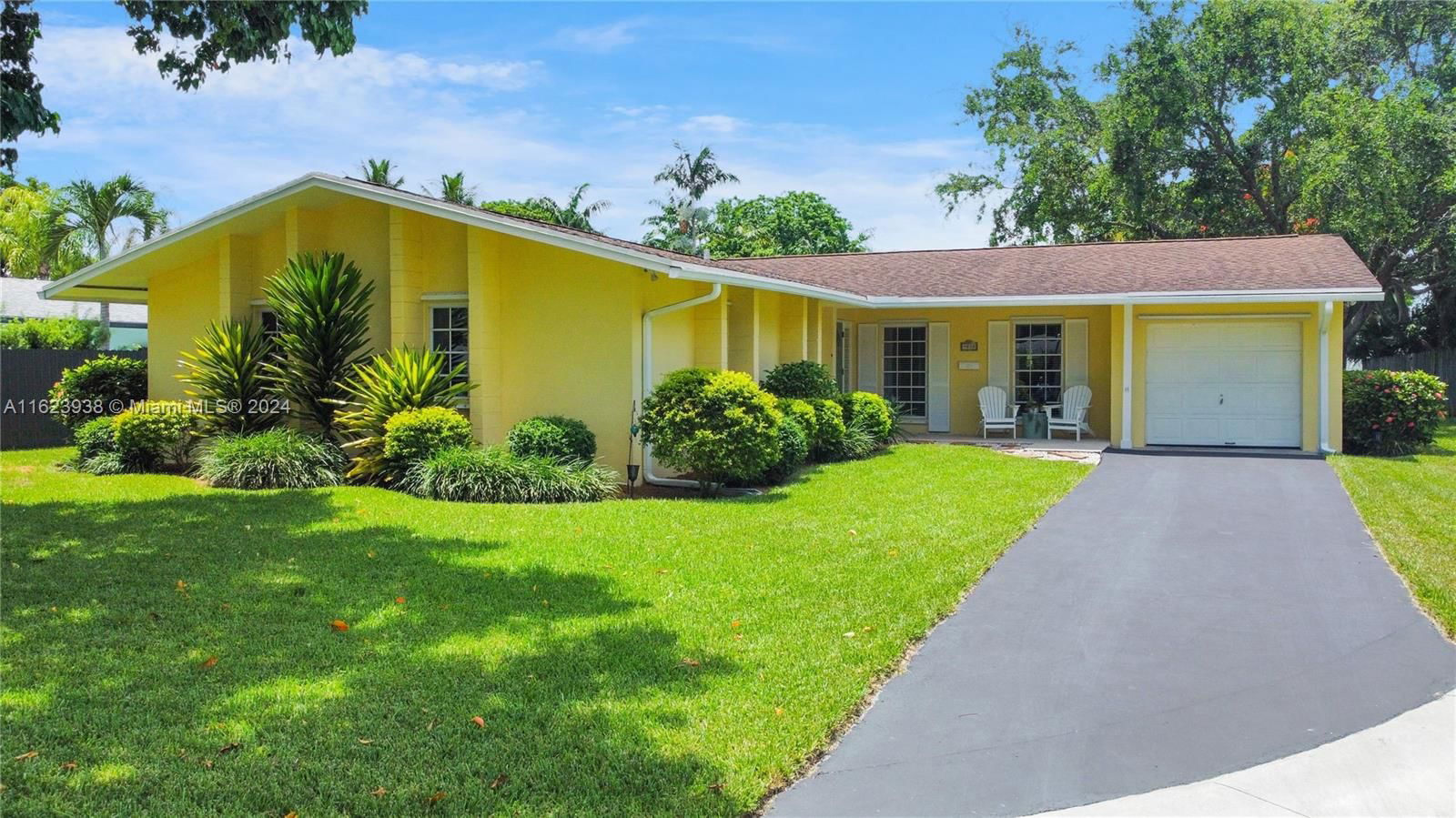 Real estate property located at 9010 186th Ter, Miami-Dade County, BEL AIRE, Cutler Bay, FL