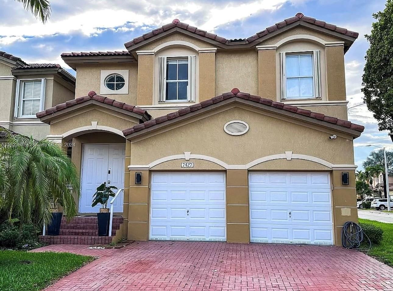 Real estate property located at 7427 113th Path, Miami-Dade County, DORAL ISLES NORTH SEC ONE, Medley, FL