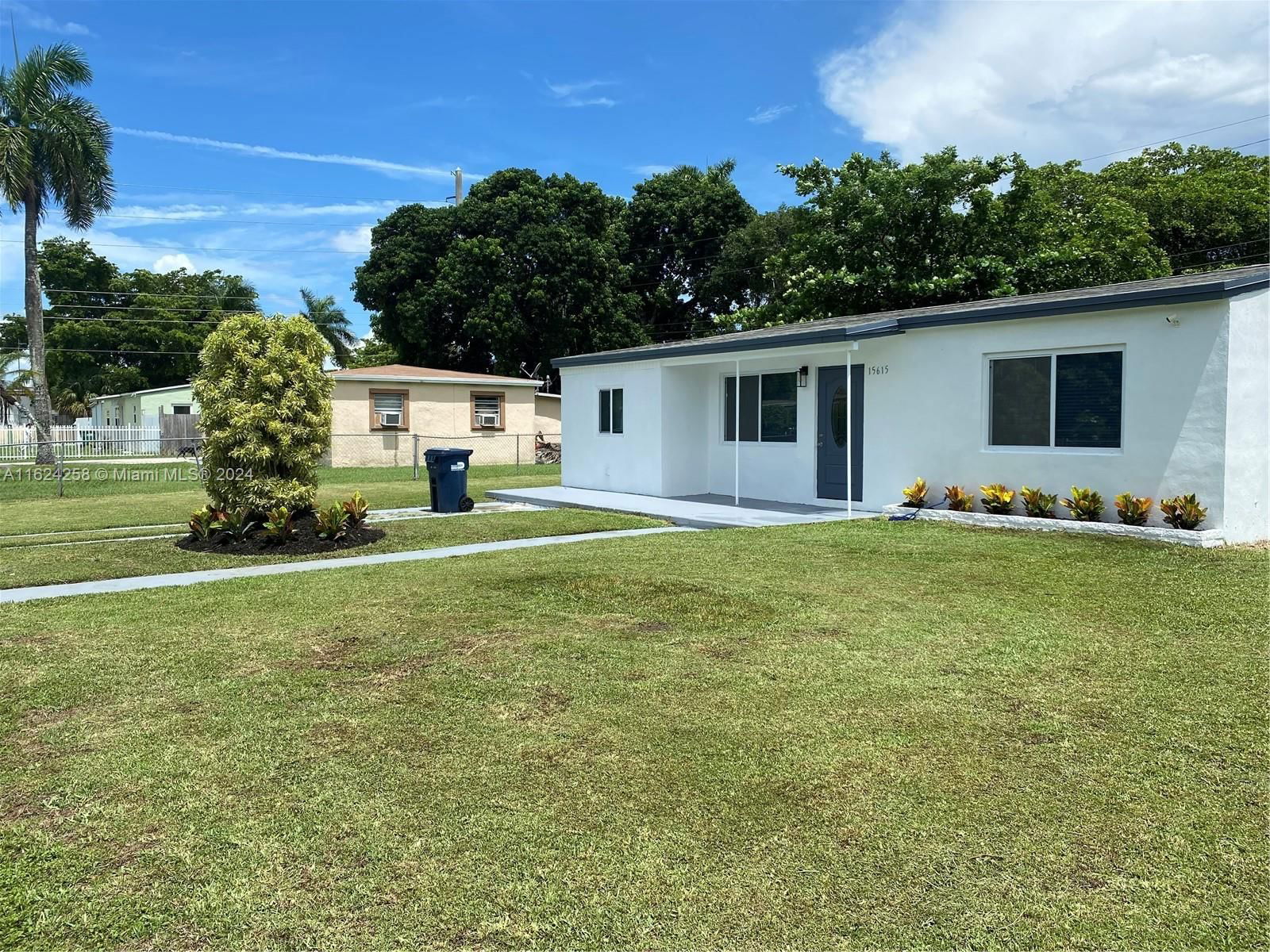 Real estate property located at 15615 289th Ter, Miami-Dade, DIXIE CUP MANOR, Homestead, FL