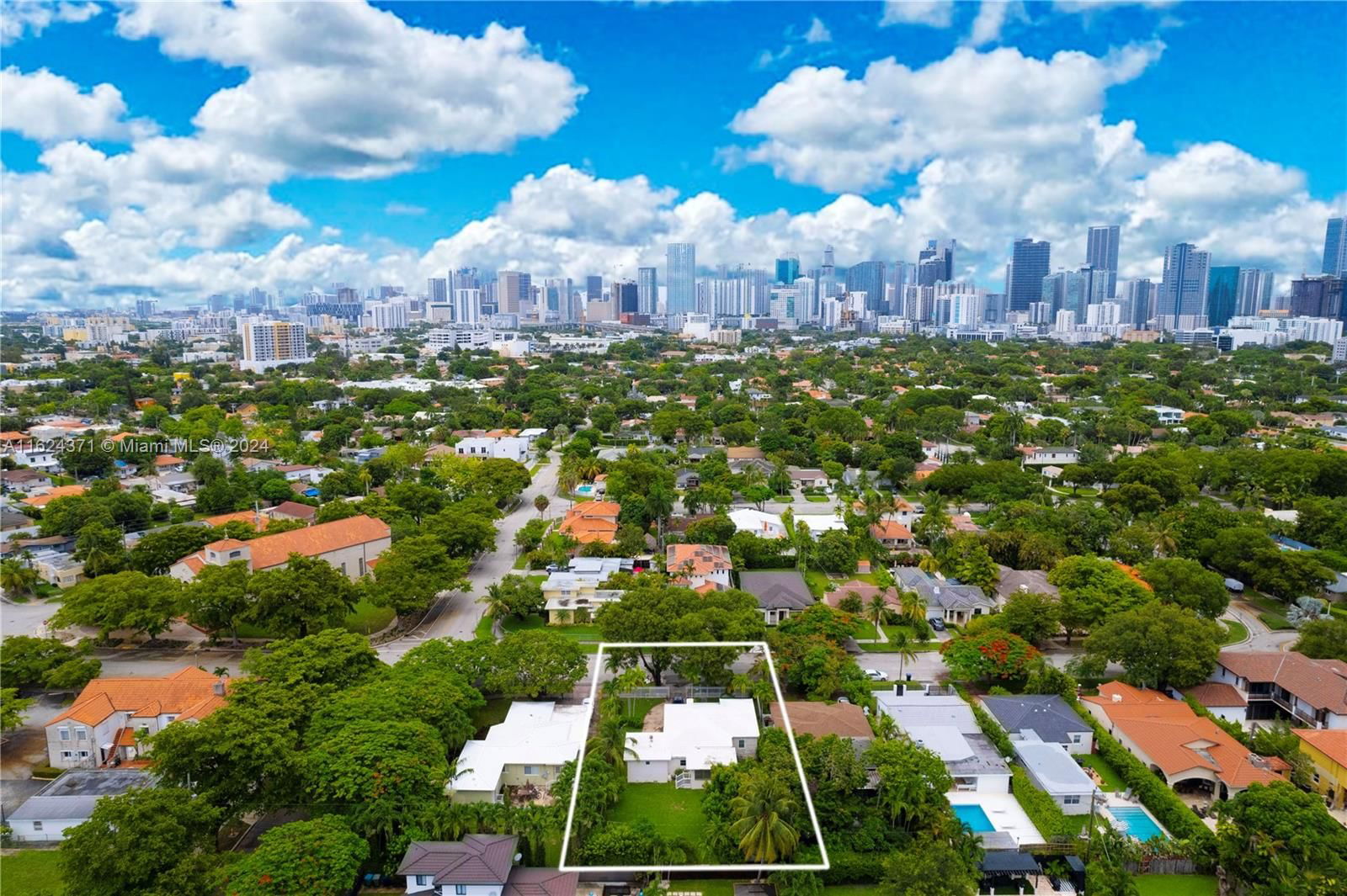 Real estate property located at 820 26th Rd, Miami-Dade County, BRICKELL ESTATES, Miami, FL