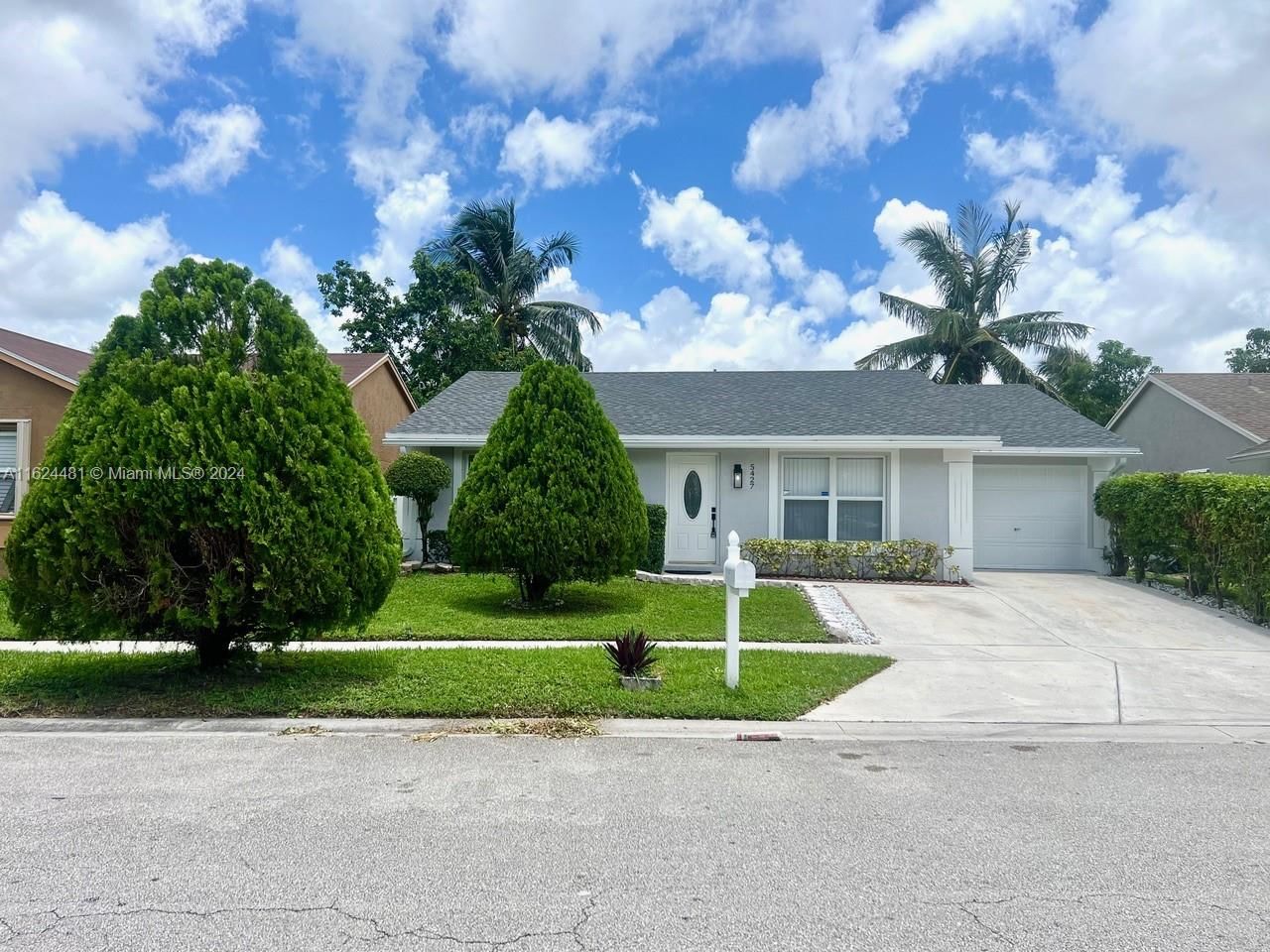 Real estate property located at 5427 Blueberry Hill Ave, Palm Beach County, LEE ESTATES 1, Lake Worth, FL