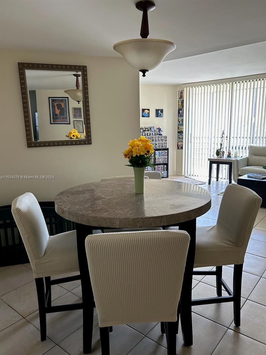 Real estate property located at 20500 Country Club Dr #508, Miami-Dade County, BISCAYA III CONDO, Aventura, FL