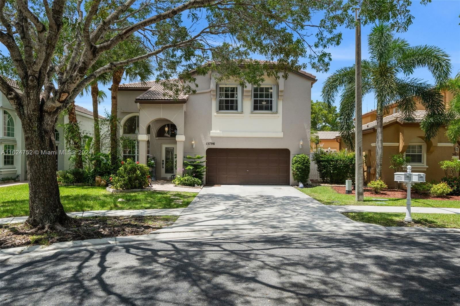 Real estate property located at 15796 10th St, Broward, TOWNGATE, Pembroke Pines, FL