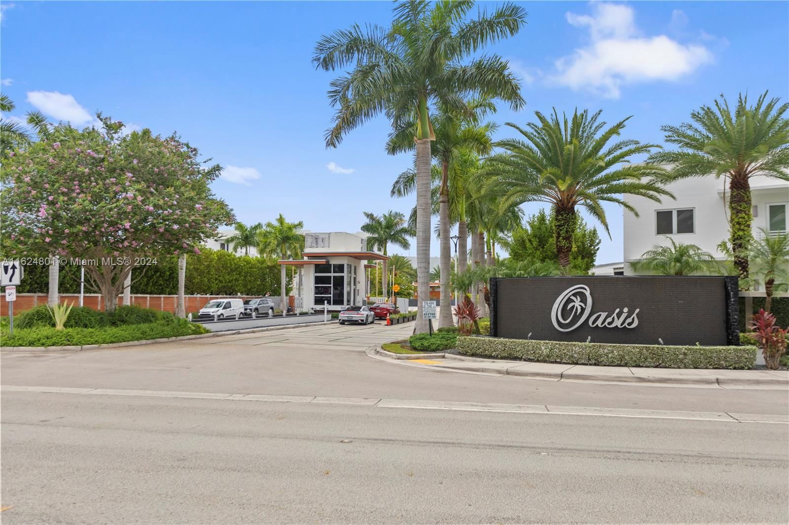 Real estate property located at 8415 34th Dr, Miami-Dade County, OASIS PARK SQUARE AT DORA, Doral, FL