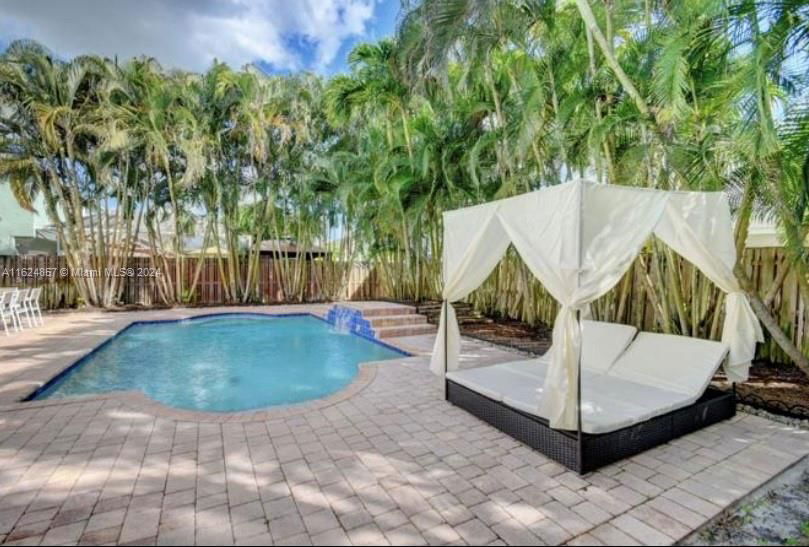 Real estate property located at 12980 Blue Lake Dr, Palm Beach County, MEADOWLAND COVE 2 OF WELL, Wellington, FL