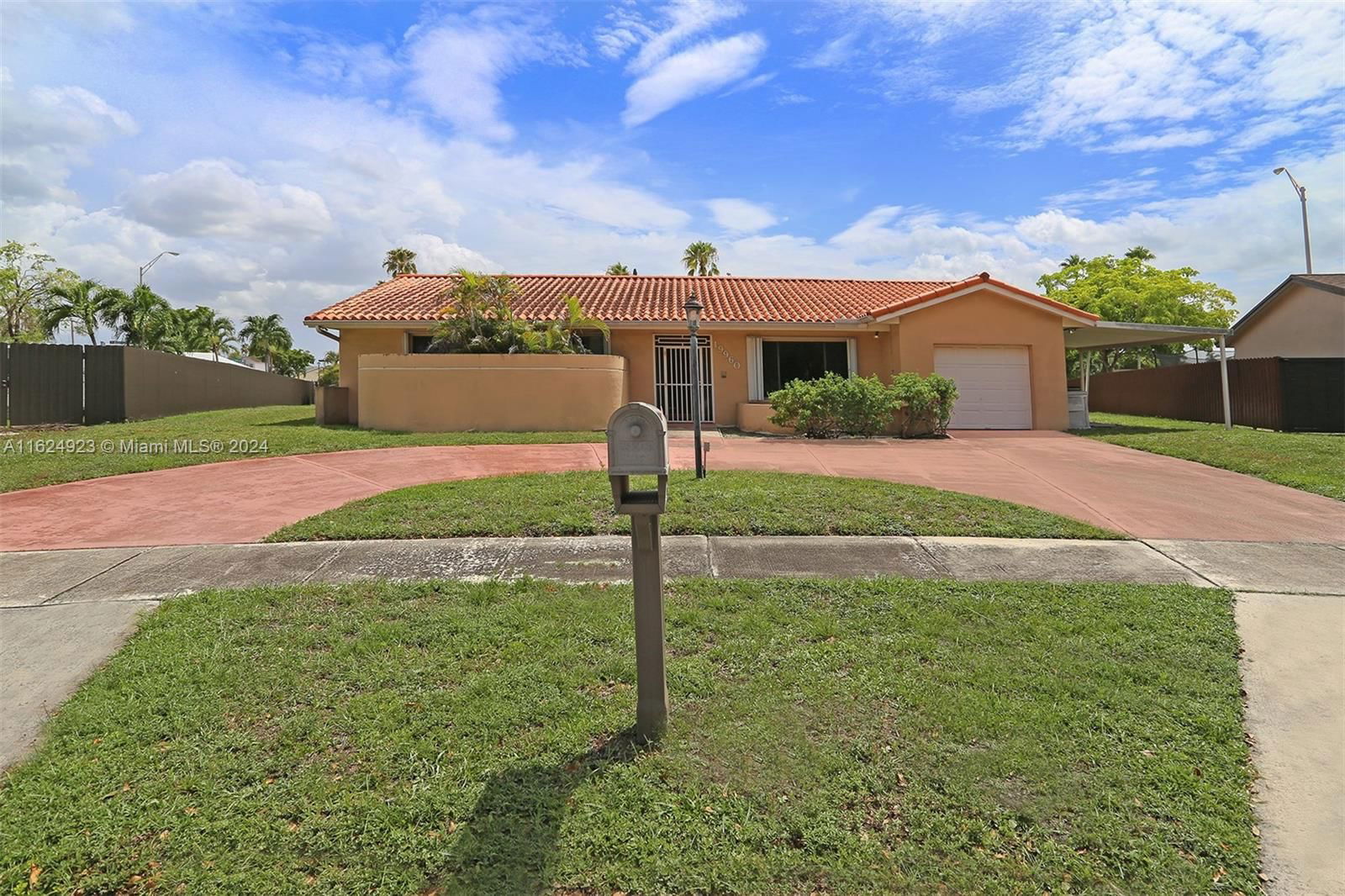 Real estate property located at 19960 65th Ct, Miami-Dade County, COUNTRY LAKE MANORS SEC 1, Hialeah, FL