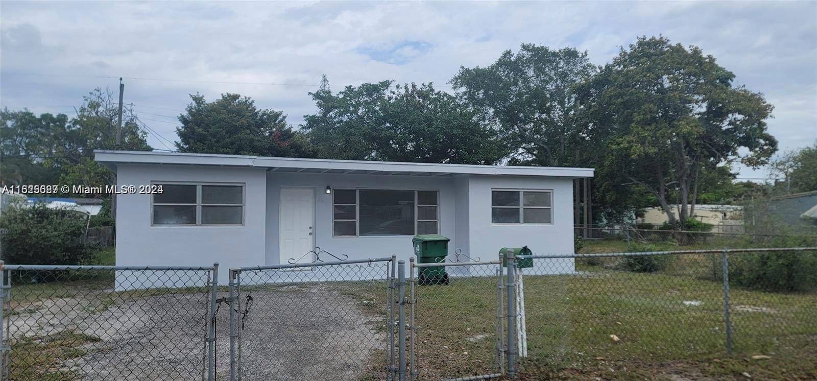 Real estate property located at 2071 Wilmington St, Miami-Dade, MAGNOLIA GARDENS CONSOLID, Opa-Locka, FL