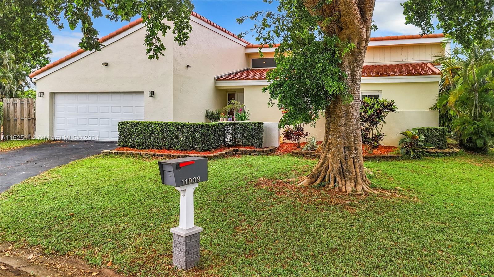 Real estate property located at 11939 26th Pl, Broward, CORAL SPRINGS COUNTRY CLU, Coral Springs, FL