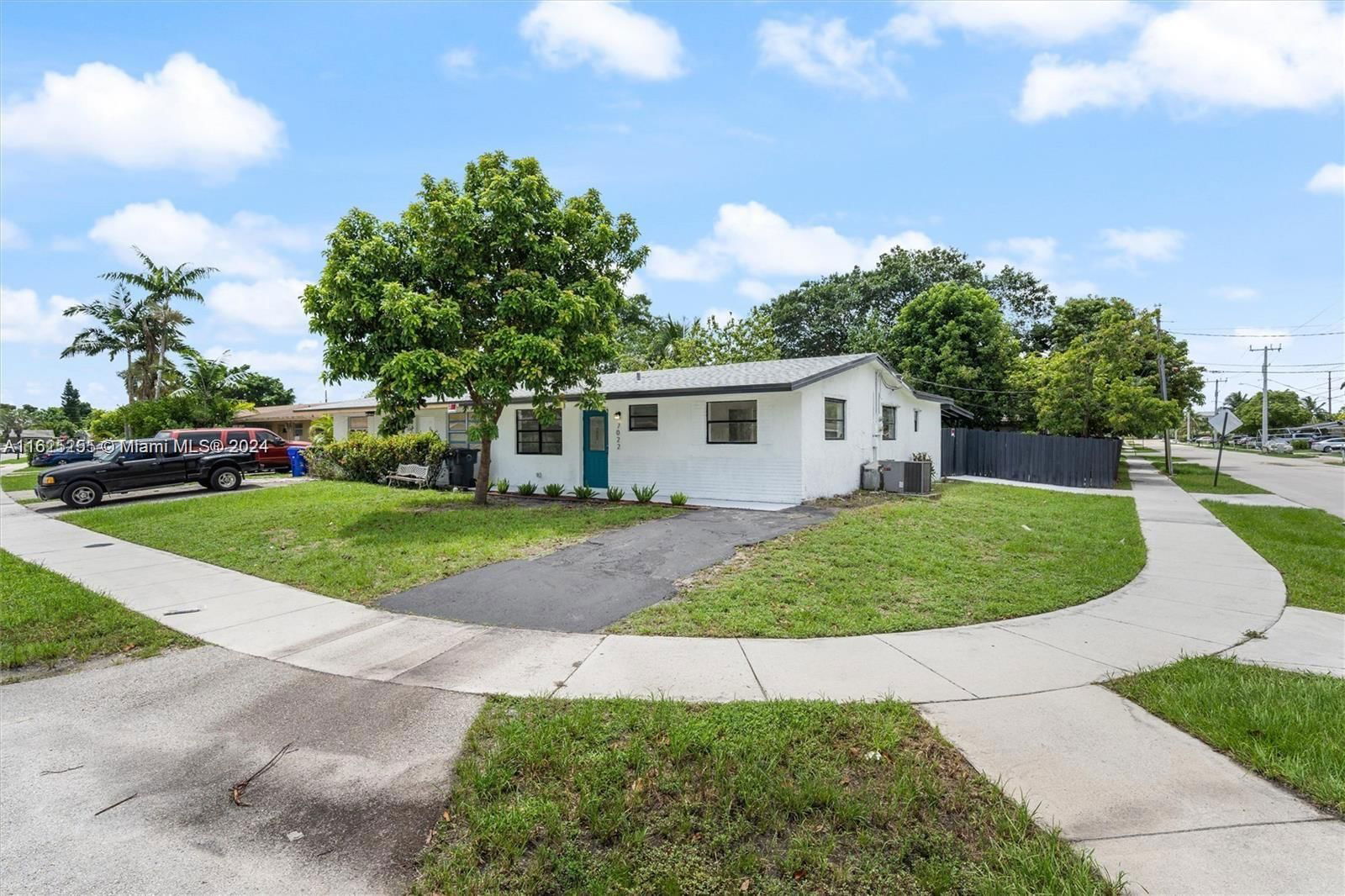 Real estate property located at 7022 19th Ct, Broward County, SPRINGBANK PARK, North Lauderdale, FL