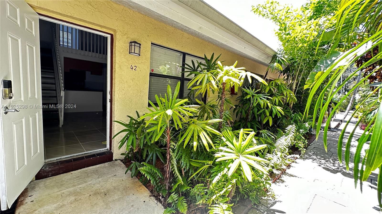 Real estate property located at 1455 Holly Heights Dr #42, Broward County, FUSION GARDENS CONDO, Fort Lauderdale, FL