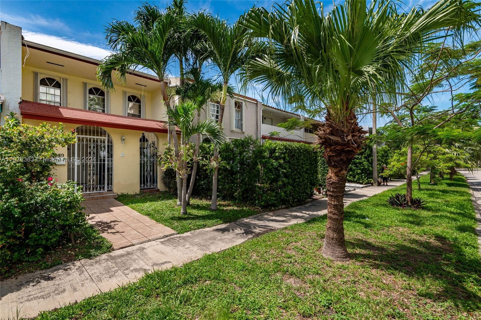 Real estate property located at 1939 Sans Souci Blvd #1939, Miami-Dade, TOWNHOUSES BY AL BESADE J, North Miami, FL