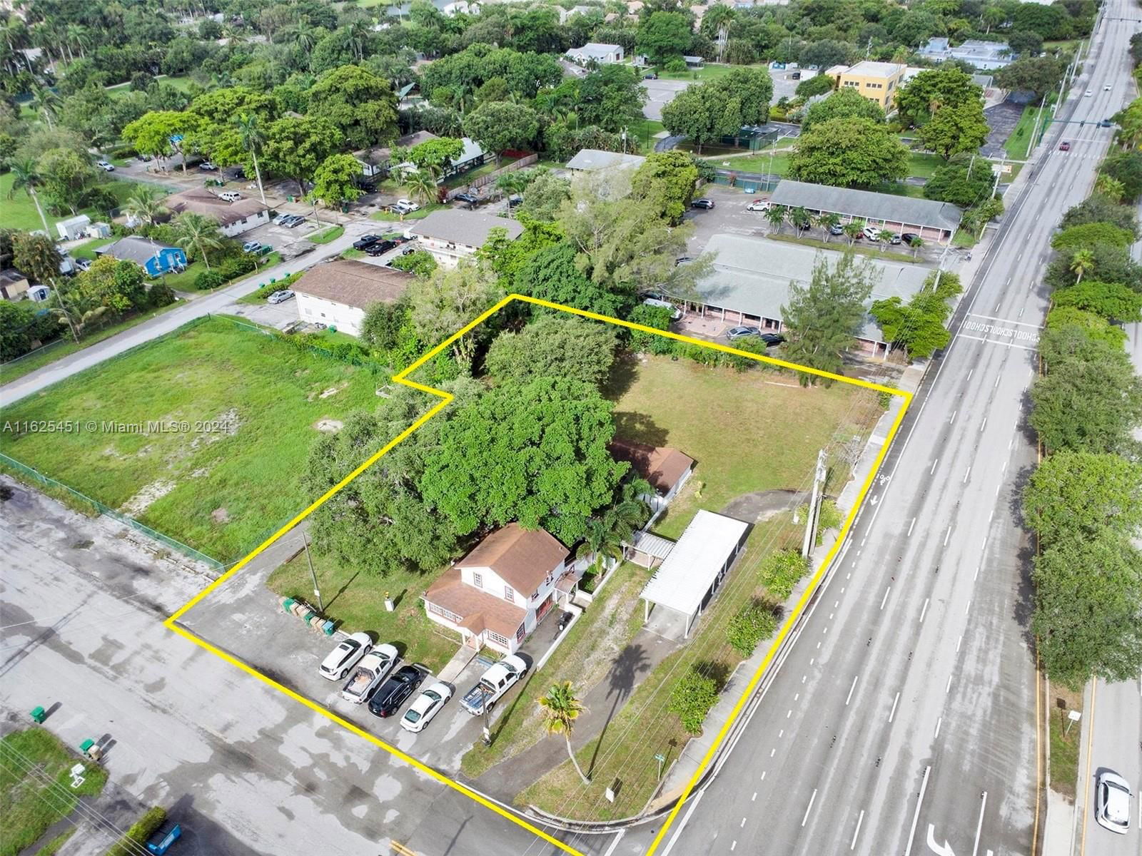 Real estate property located at 4533 65th Ave, Broward County, Davie 3-71 D, Davie, FL