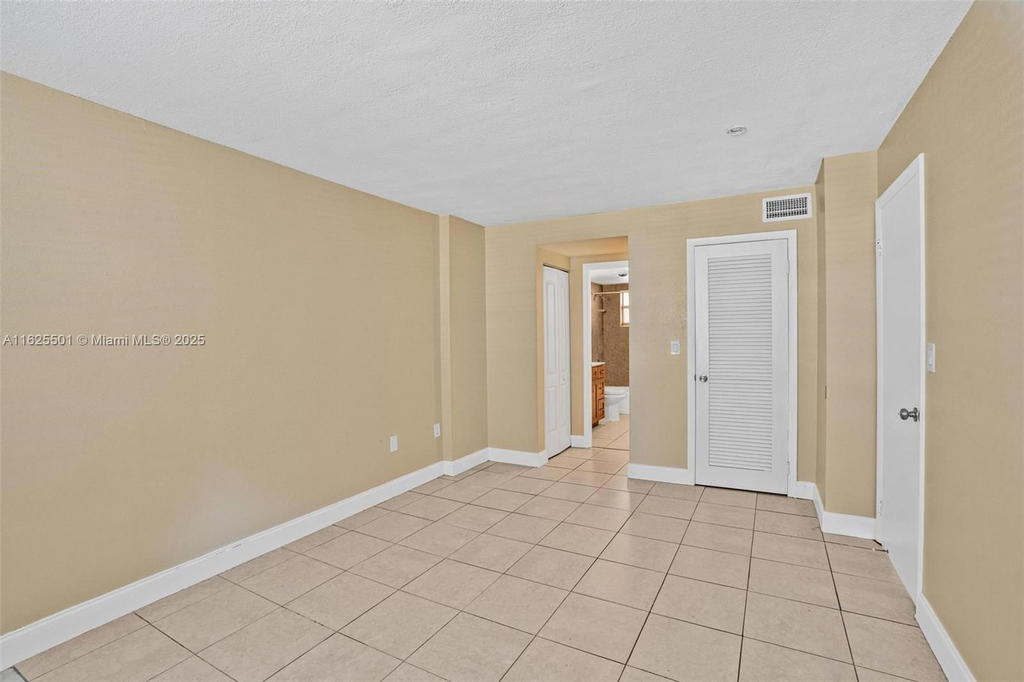 Real estate property located at 15600 7th Ave #306, Miami-dade, Parkway Towers Bldg 1 Con, Miami, FL