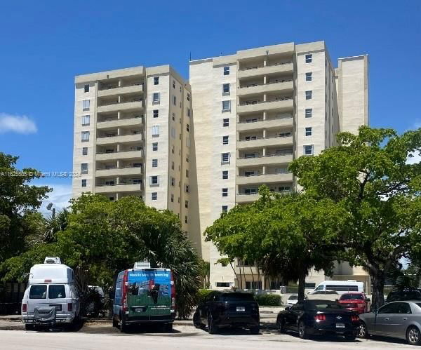 Real estate property located at 900 18th Ave #909, Broward County, VICTORIA PARK TOWER CONDO, Fort Lauderdale, FL