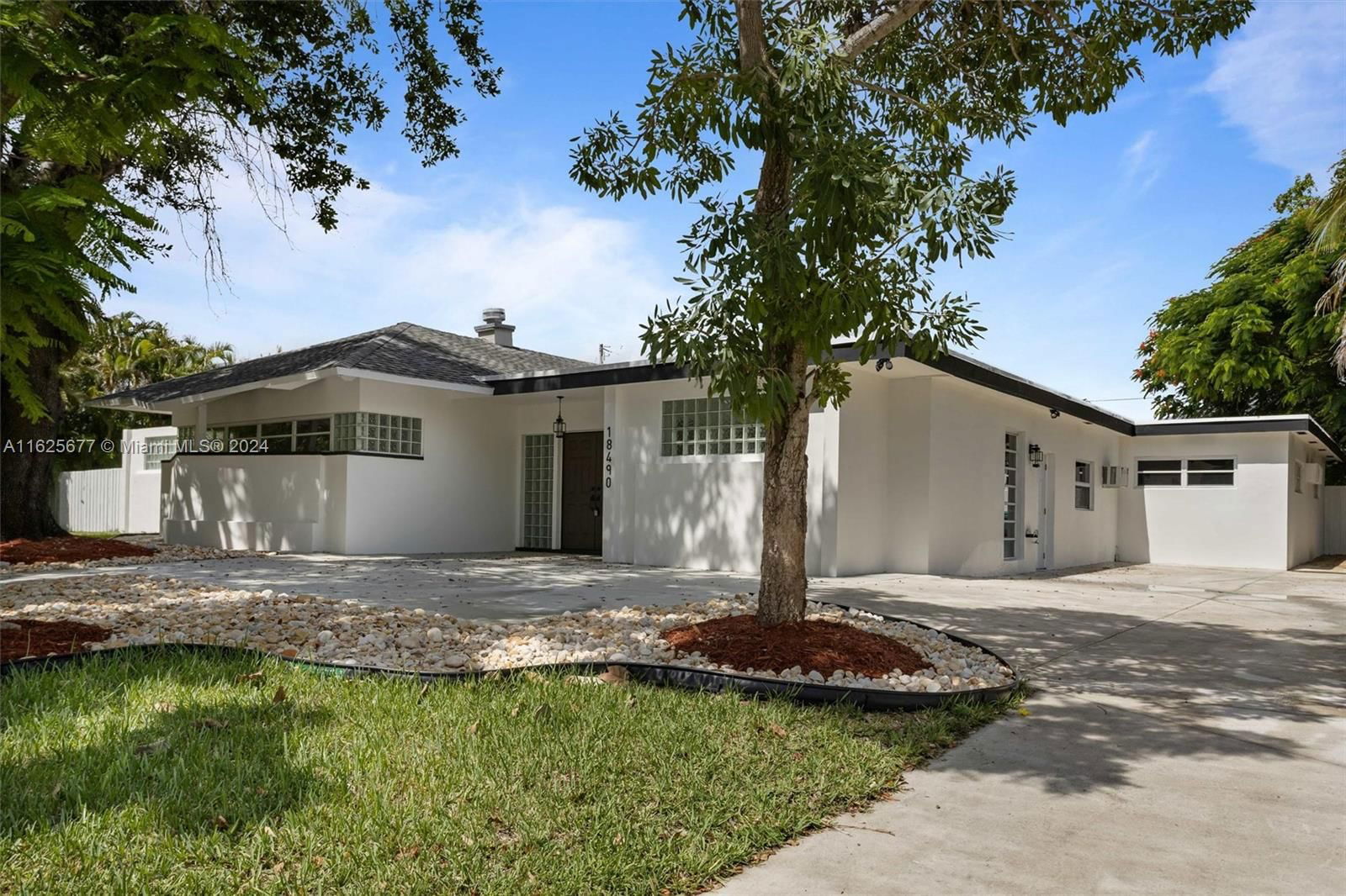 Real estate property located at 18490 83rd Ave, Miami-Dade County, OMNI ESTATES 1ST ADDN, Cutler Bay, FL