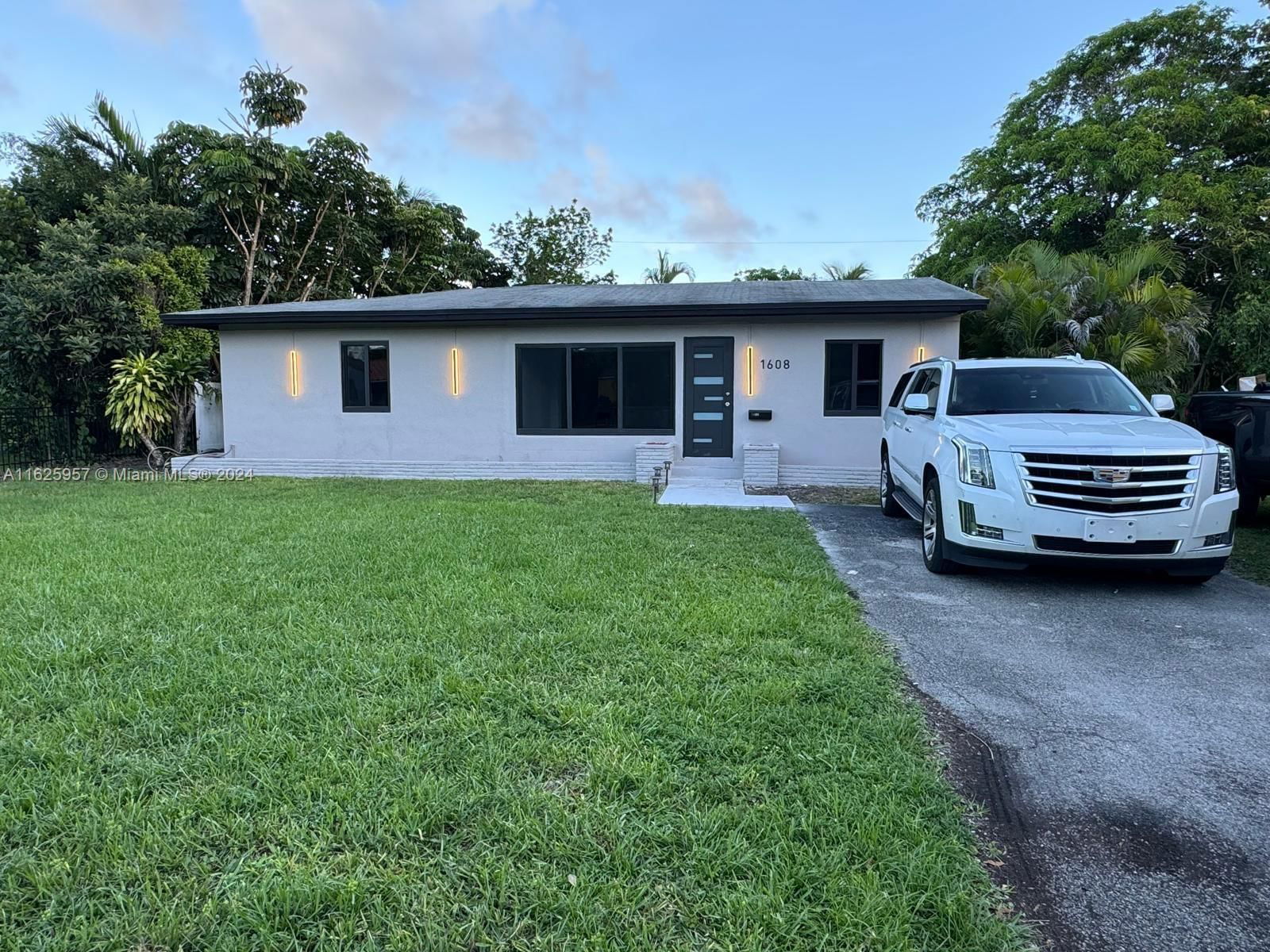 Real estate property located at 1608 Rodman St, Broward County, SUNSET TRAILS NO 3, Hollywood, FL