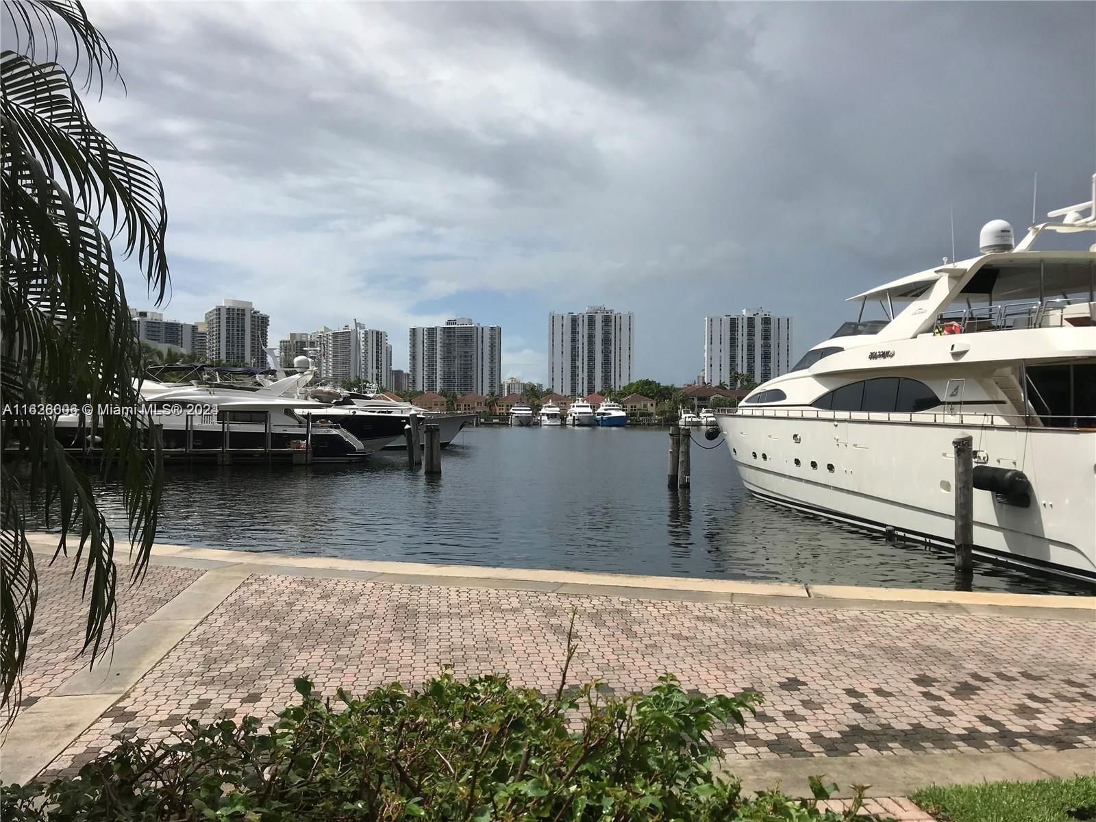 Real estate property located at 3601 207th St- N42, Miami-Dade, WATERWAYS MARINA CONDO, Aventura, FL