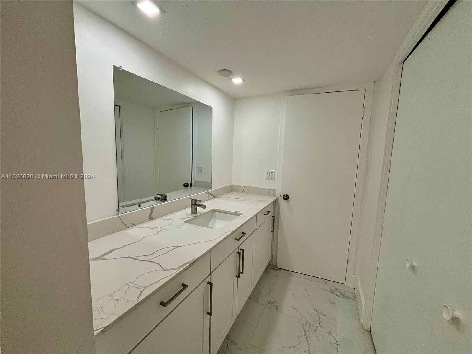 Real estate property located at 19355 Turnberry Way #10H, Miami-dade, Turnberry Towers Condo, Aventura, FL