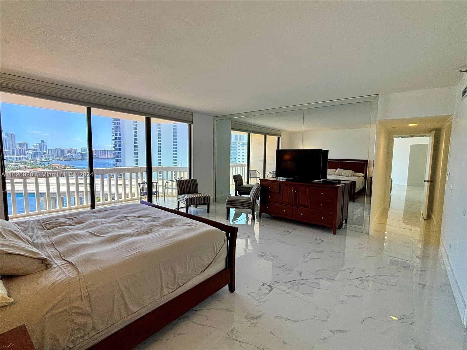 Real estate property located at 19355 Turnberry Way #10H, Miami-dade, Turnberry Towers Condo, Aventura, FL