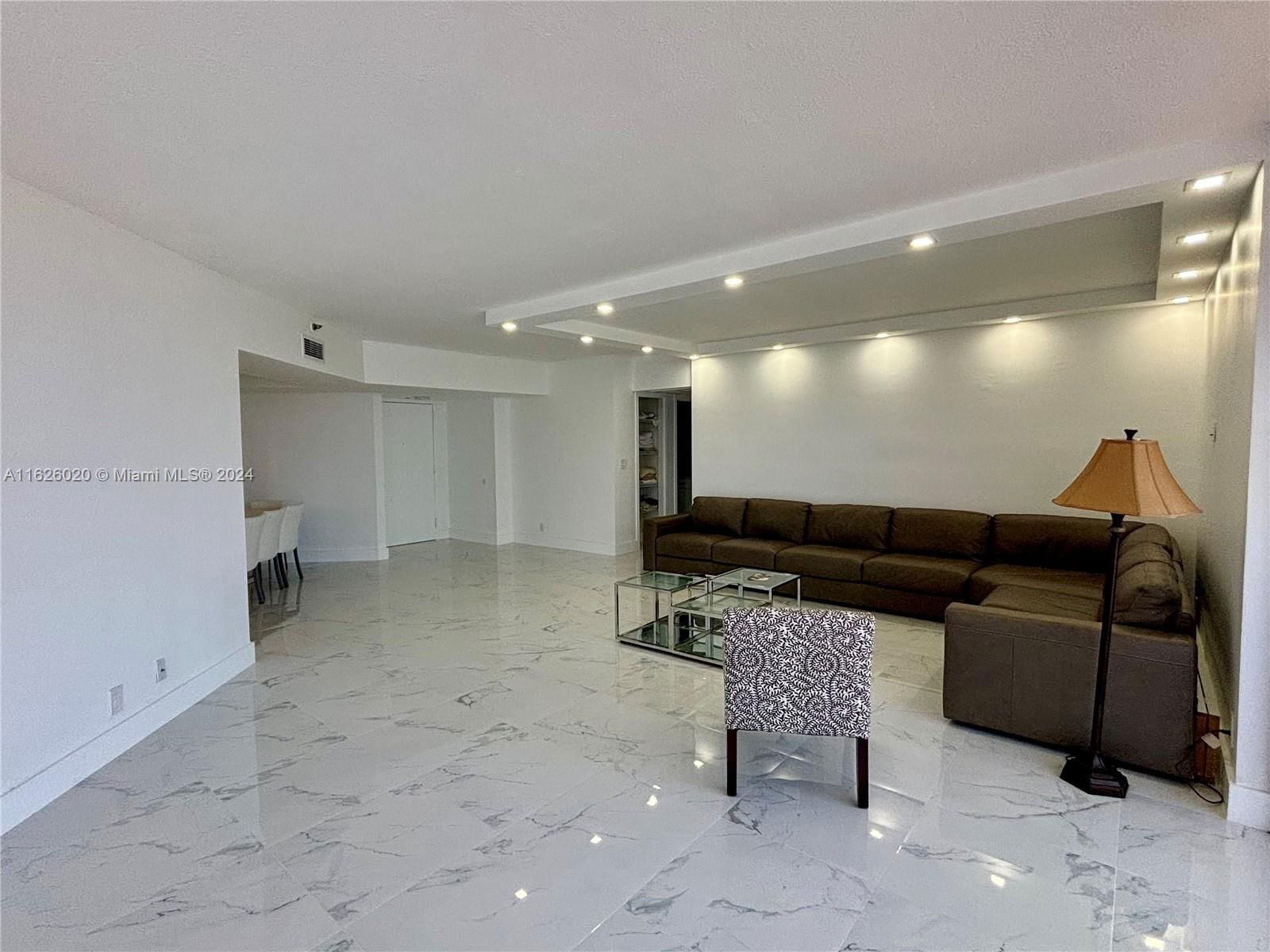 Real estate property located at 19355 Turnberry Way #10H, Miami-dade, Turnberry Towers Condo, Aventura, FL