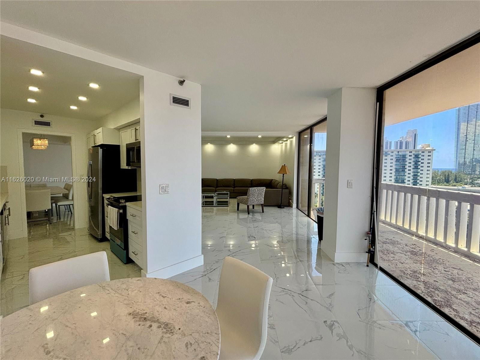 Real estate property located at 19355 Turnberry Way #10H, Miami-dade, Turnberry Towers Condo, Aventura, FL