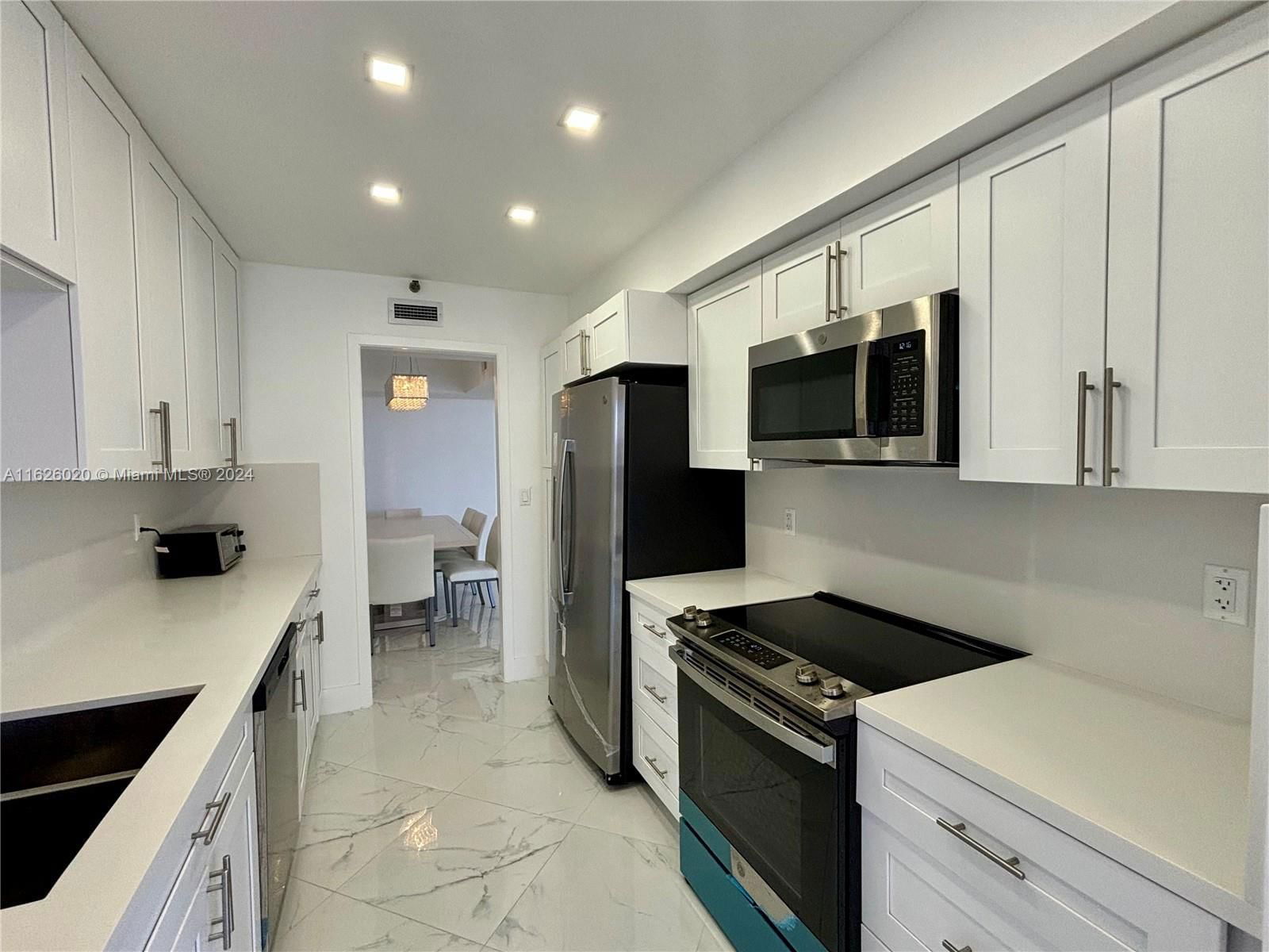 Real estate property located at 19355 Turnberry Way #10H, Miami-dade, Turnberry Towers Condo, Aventura, FL