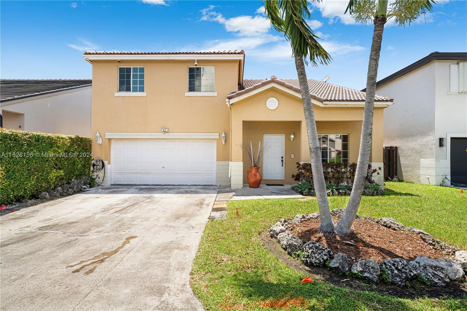 Real estate property located at 7332 158th Ave, Miami-Dade, WEITZER LAGO MAR HOMES, Miami, FL