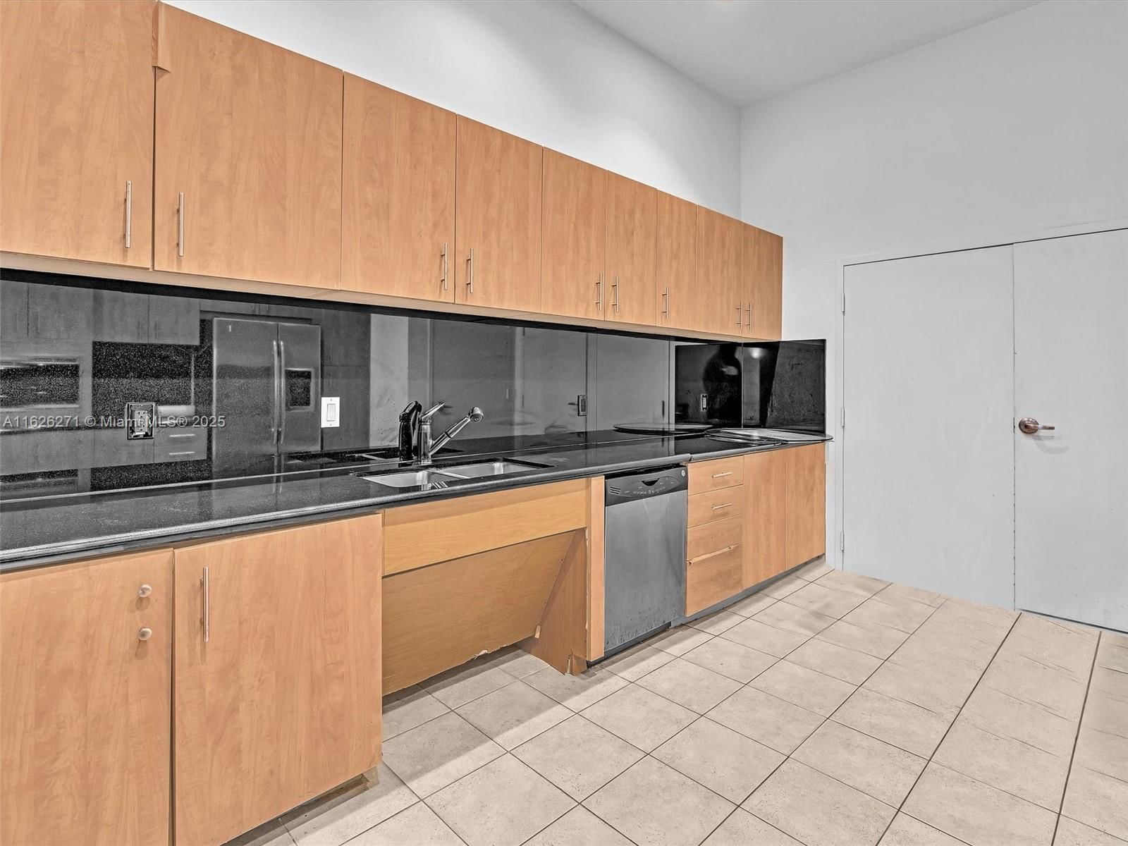 Real estate property located at 7900 Harbor Island Dr #1019, Miami-dade, 360 Condo A, North Bay Village, FL