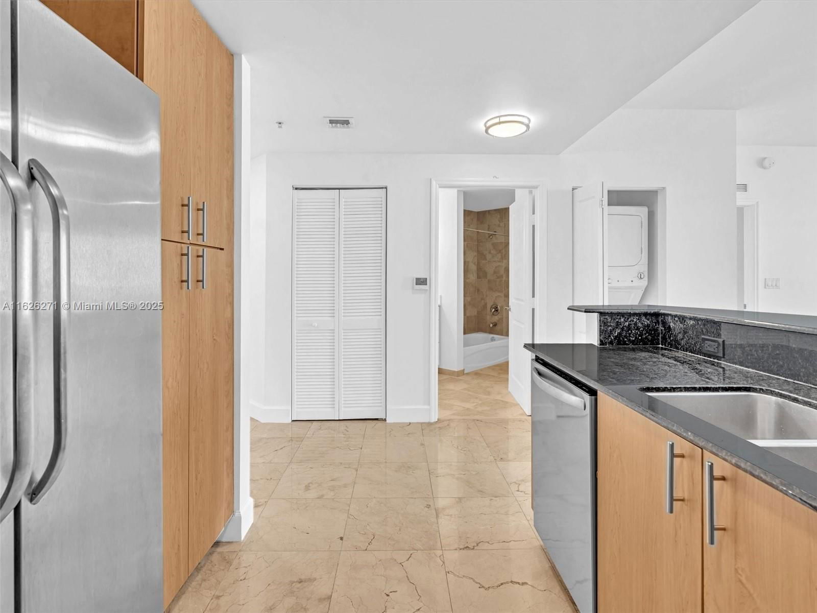 Real estate property located at 7900 Harbor Island Dr #1019, Miami-dade, 360 Condo A, North Bay Village, FL