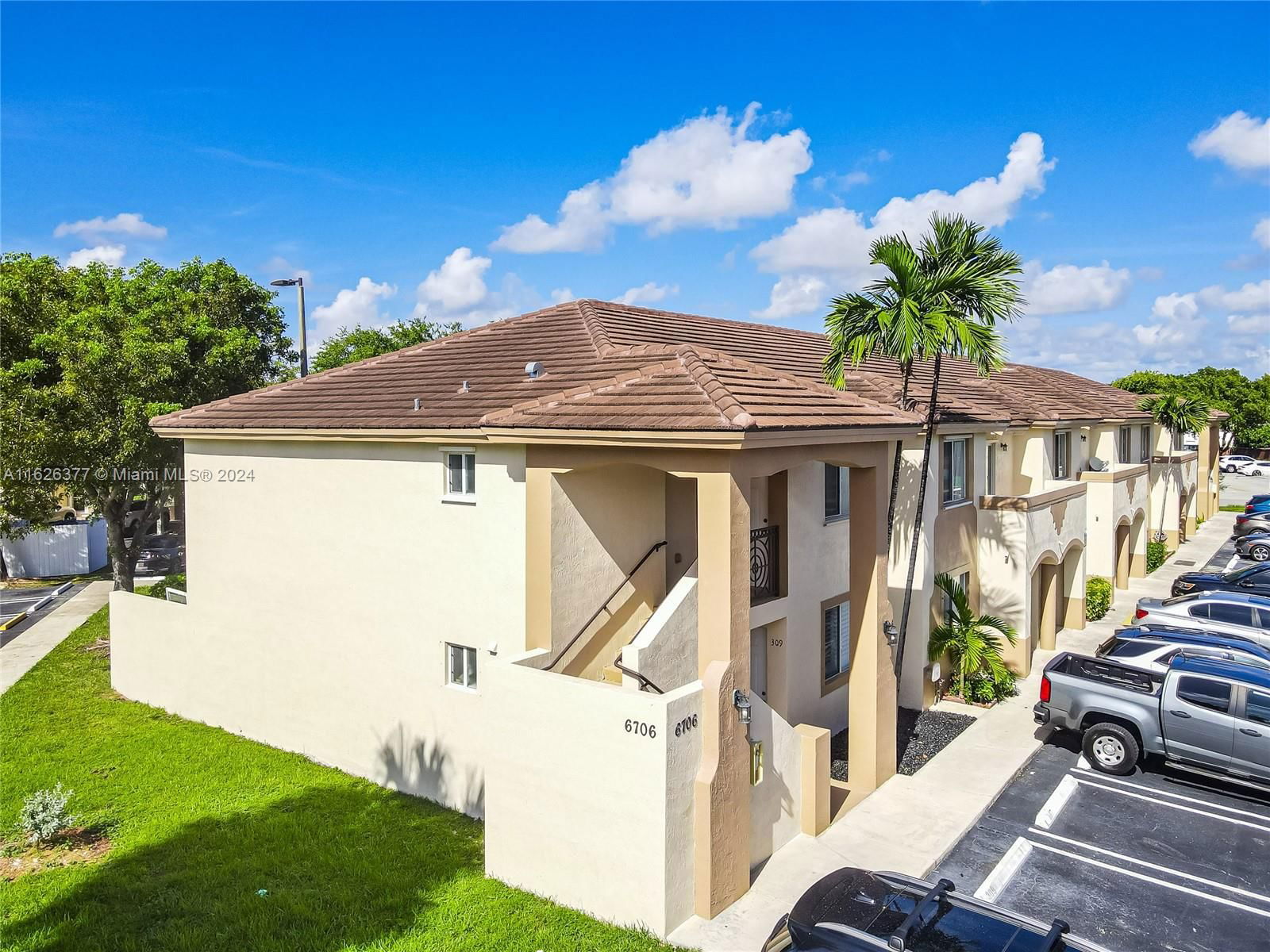 Real estate property located at 6706 115th Ct #310, Miami-Dade, THE VILLAS AT SNAPPER VIL, Miami, FL