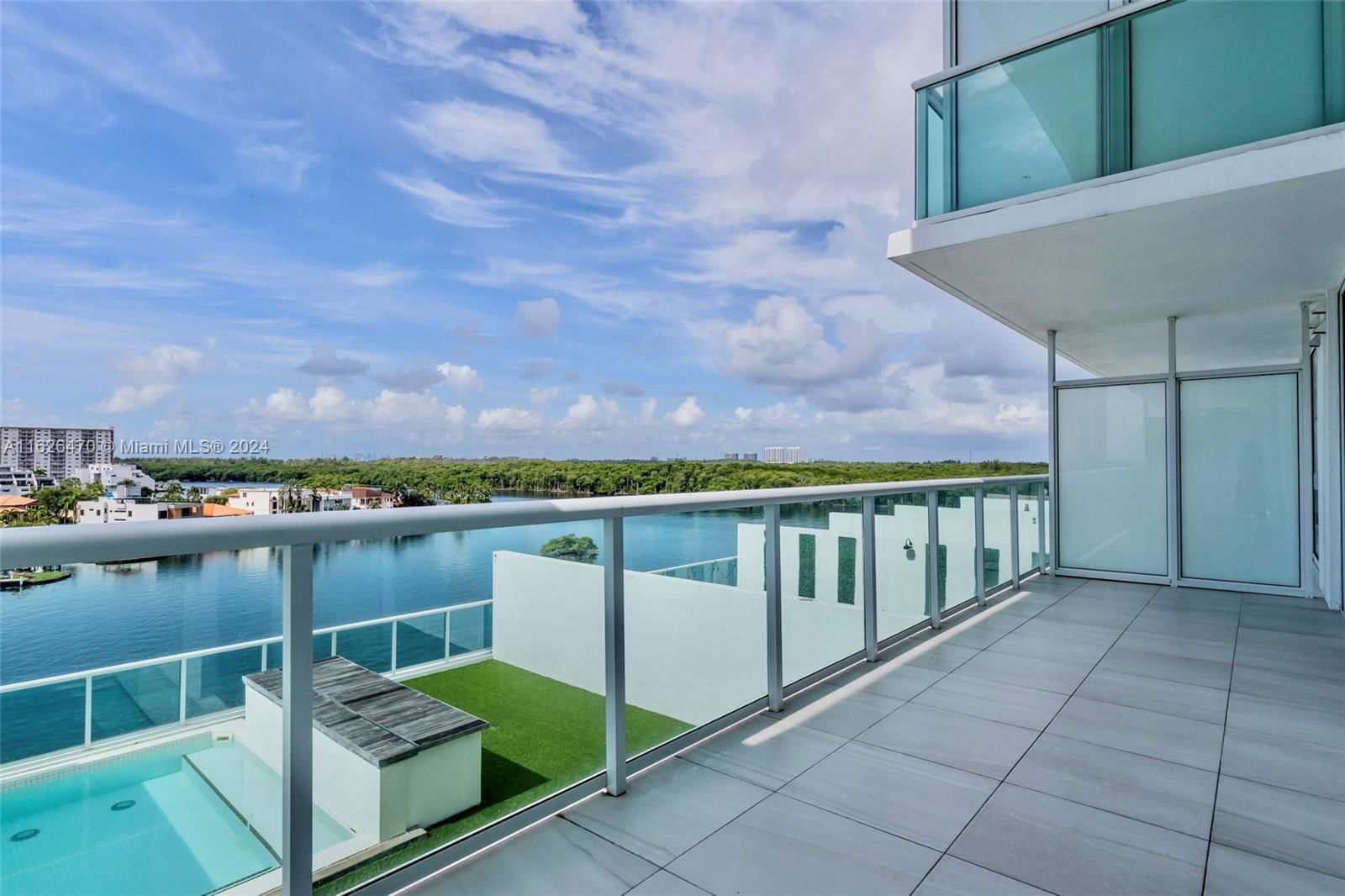 Real estate property located at 400 Sunny Isles Blvd #721, Miami-Dade, 400 SUNNY ISLES CONDO EAS, Sunny Isles Beach, FL