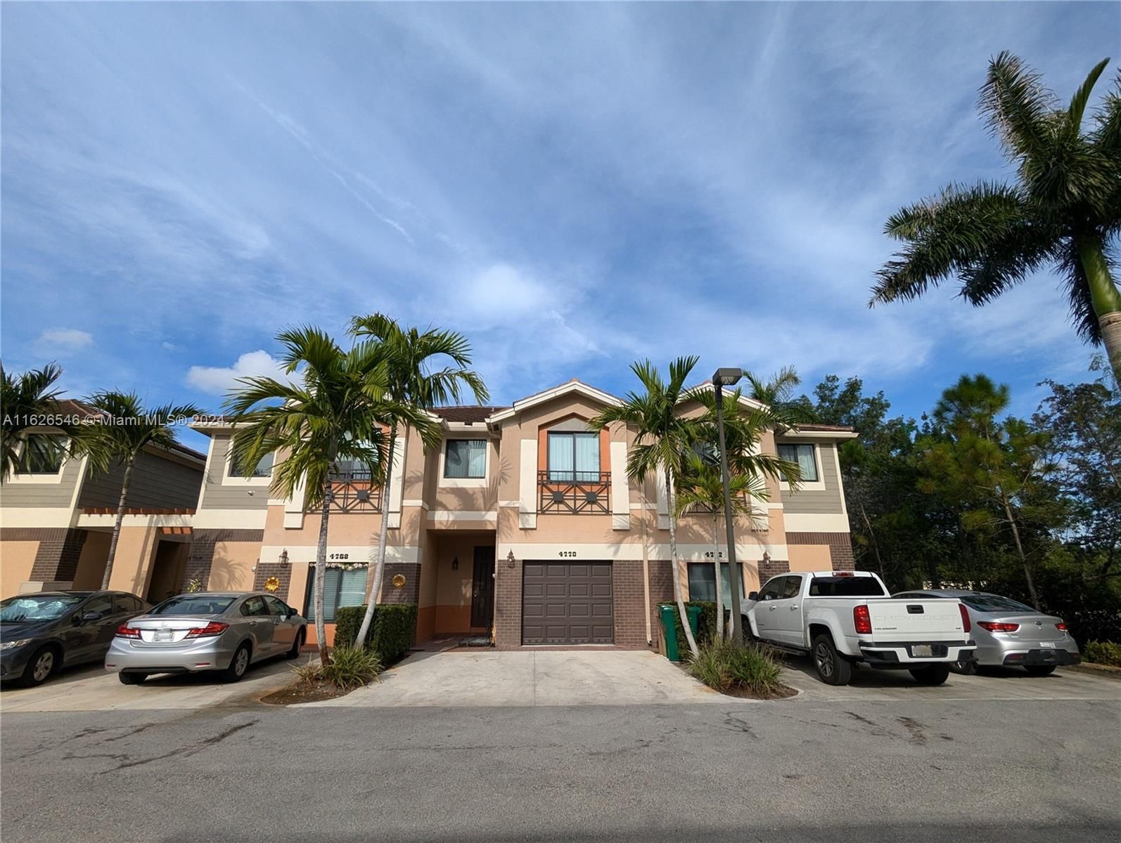 Real estate property located at 4770 Station Sq, Broward County, DAVIE JUNCTION, Davie, FL