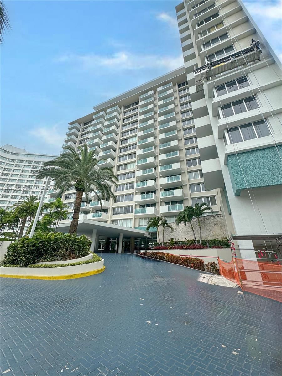 Real estate property located at 1200 West Ave #810, Miami-Dade County, MIRADOR 1200 CONDO, Miami Beach, FL