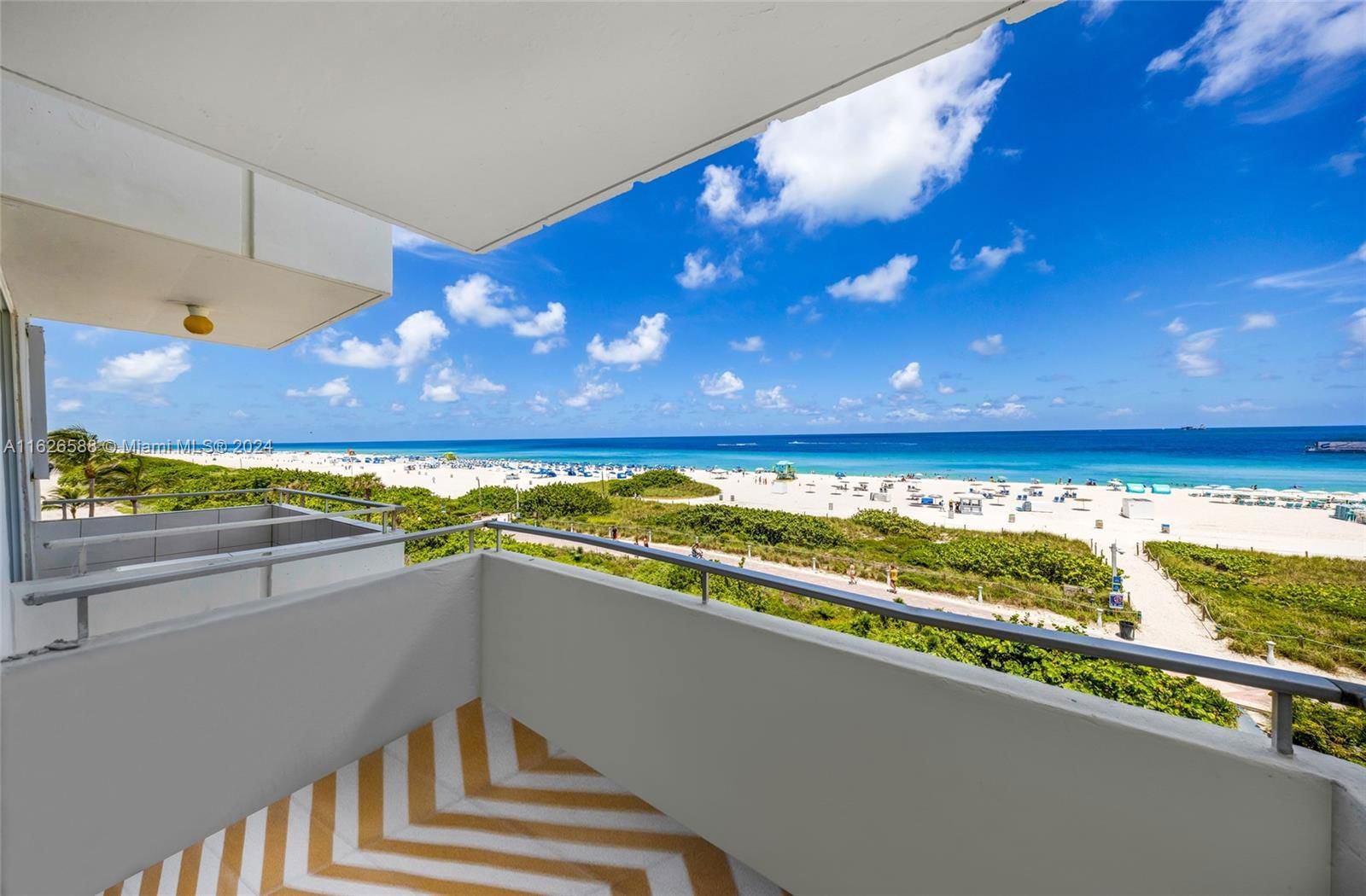 Real estate property located at 465 Ocean Dr #516, Miami-Dade County, ROYAL ATLANTIC CONDO, Miami Beach, FL