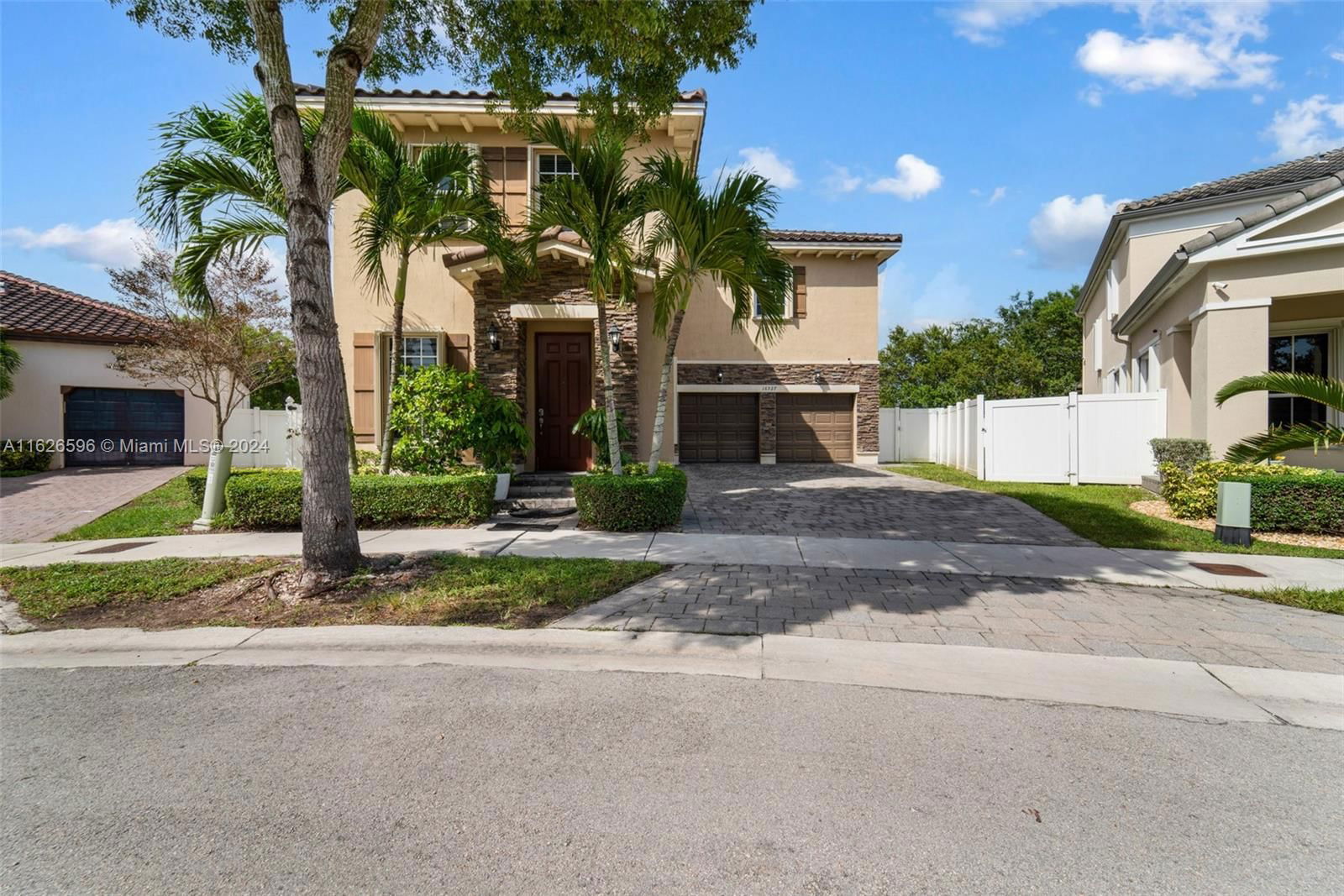 Real estate property located at 16927 90th Terr Cir, Miami-Dade County, KENDALL COMMONS RESIDENTI, Miami, FL