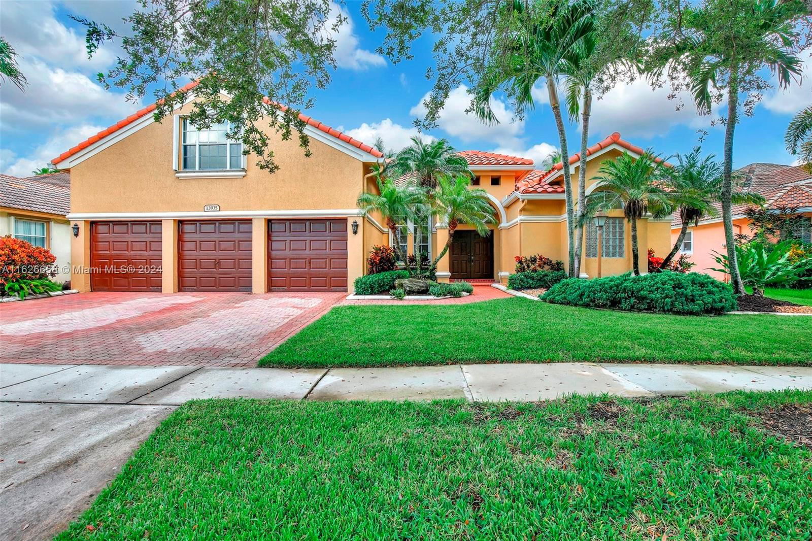 Real estate property located at 13935 22nd Ct, Broward, PEMBROKE FALLS-PHASE 4A, Pembroke Pines, FL